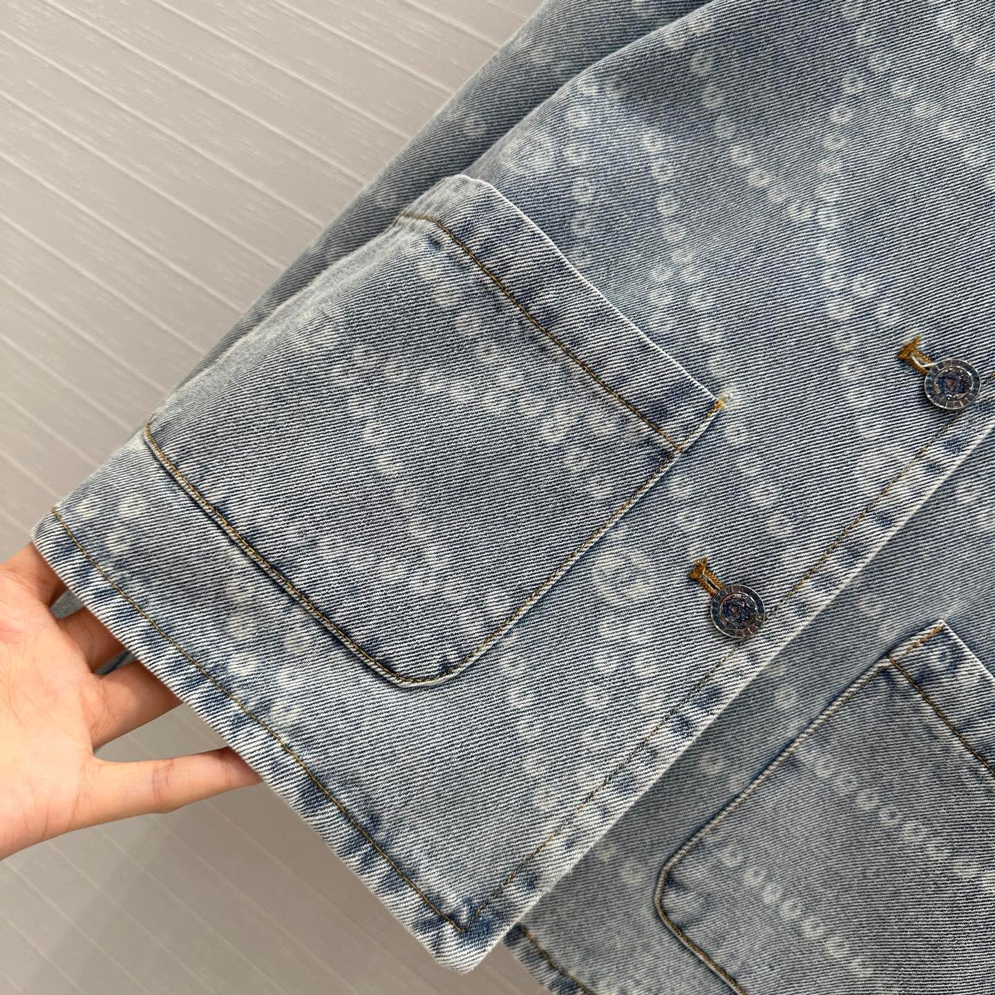25ss Chain print vintage washed blue denim jacket
