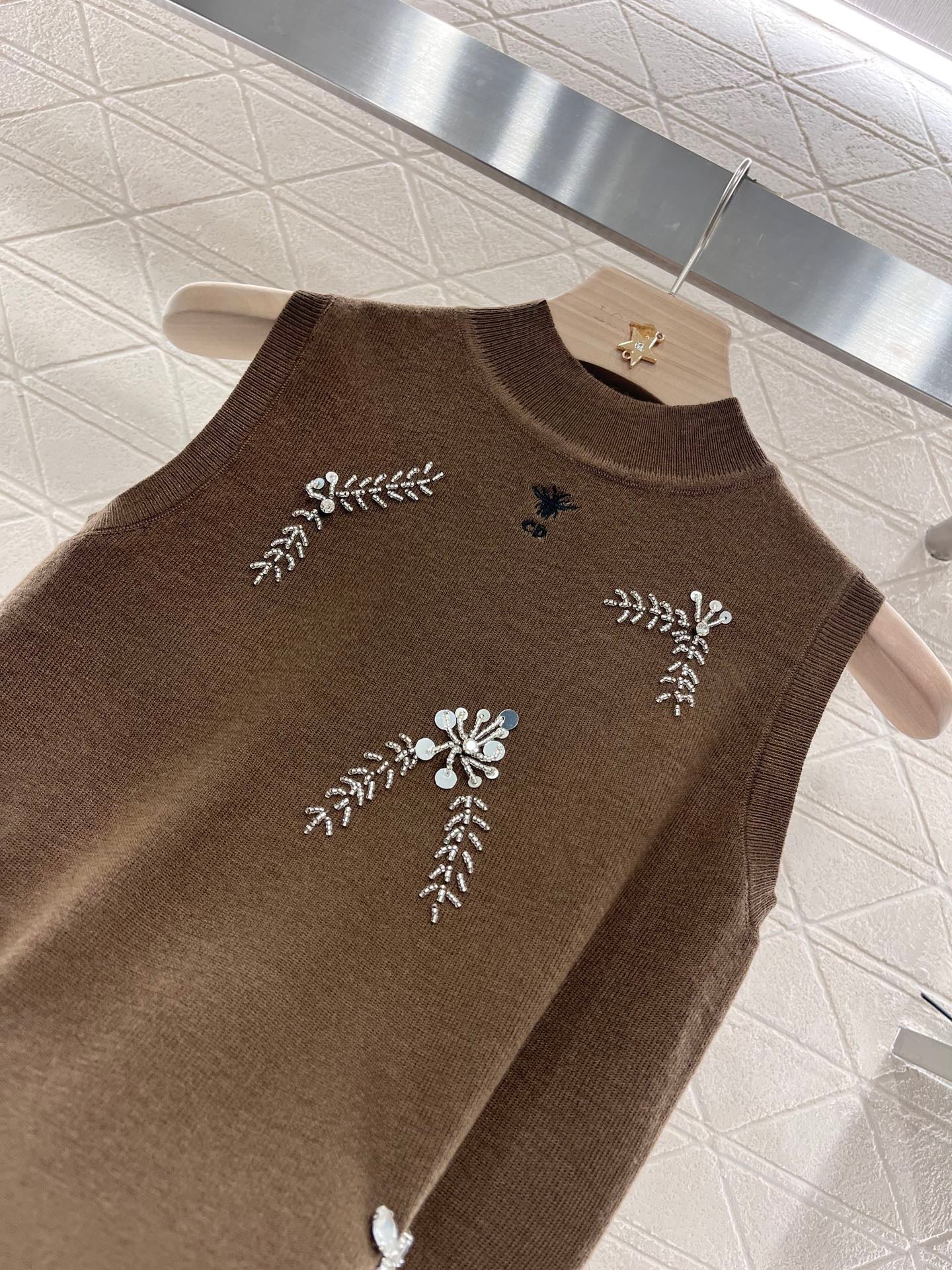 25ss Standing pins and pearls