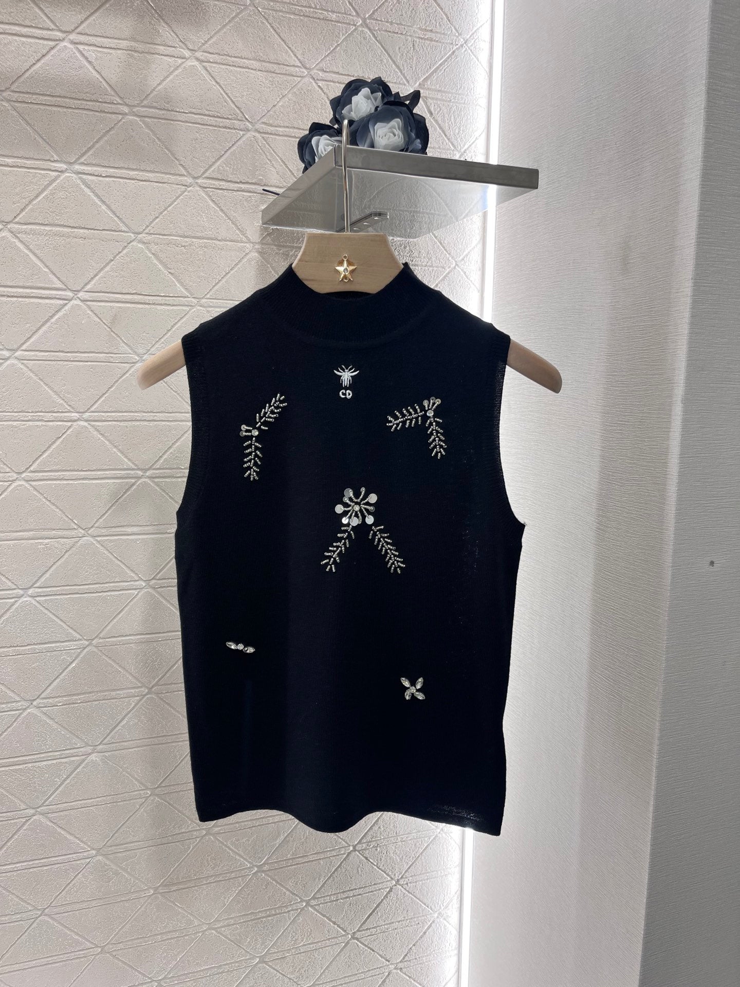 25ss Standing pins and pearls