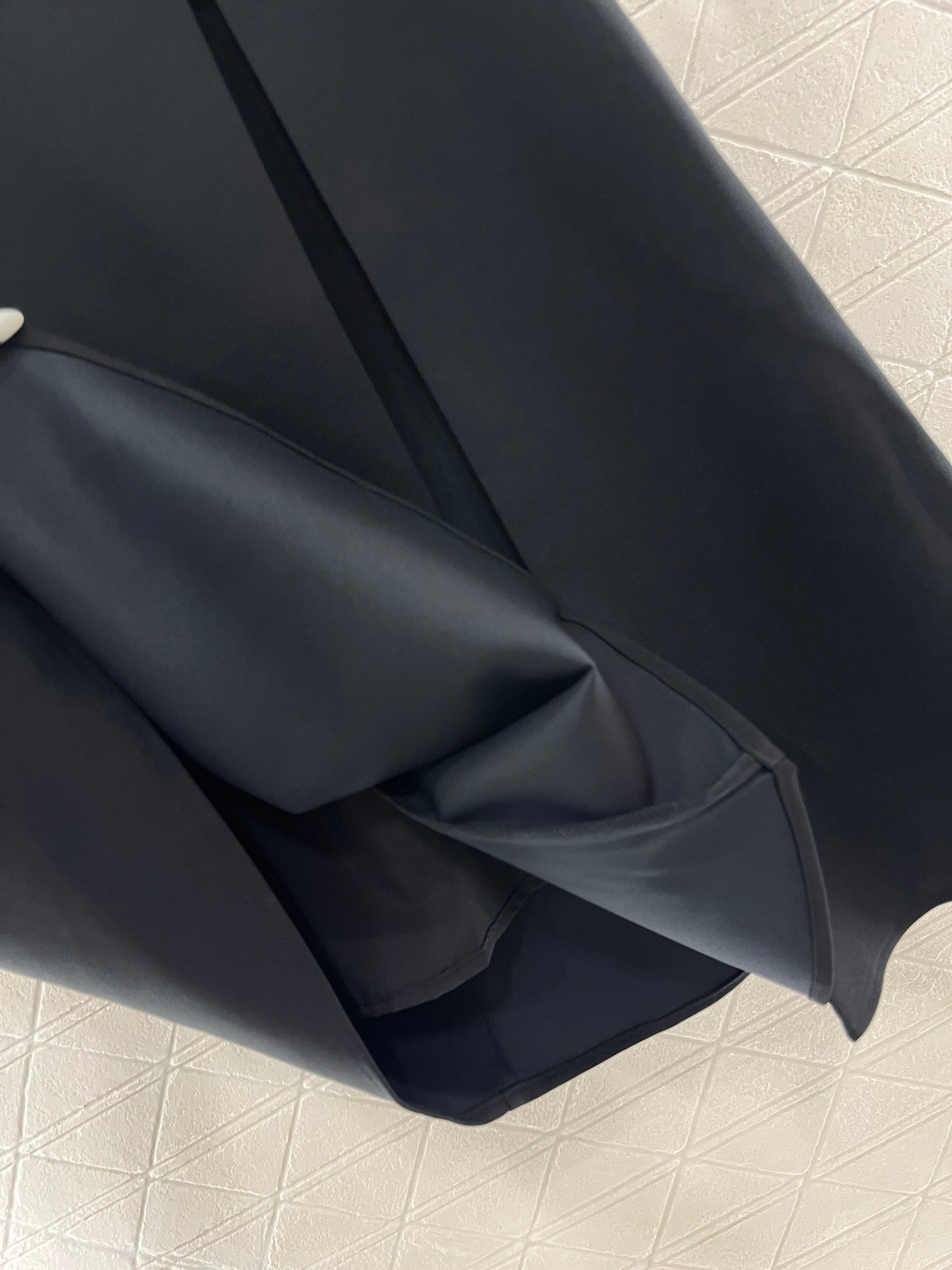 25ss Chain-stitch pleated skirt