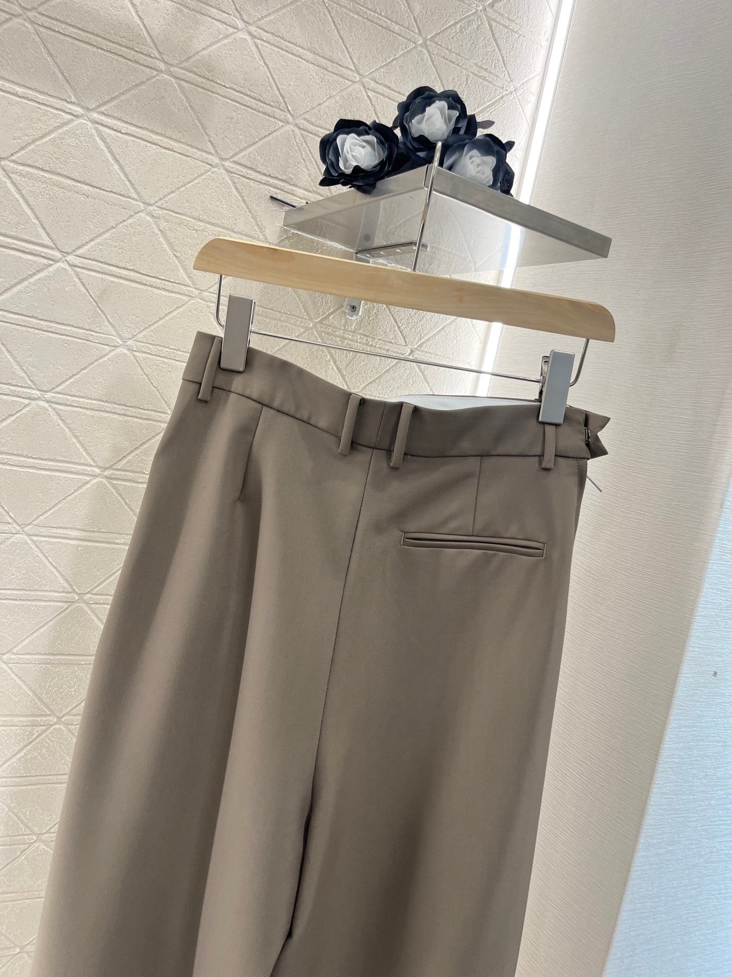 25ss leather label pleated trendy trousers