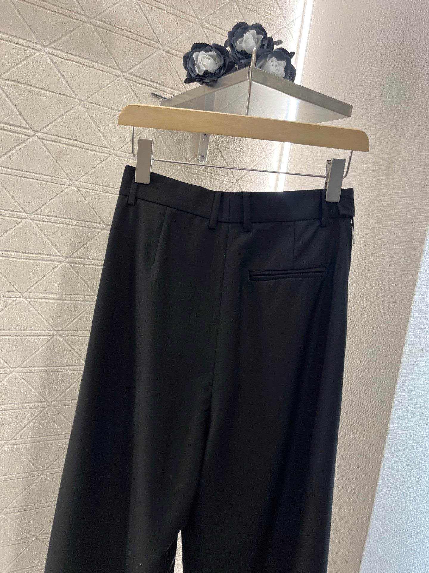 25ss leather label pleated trendy trousers