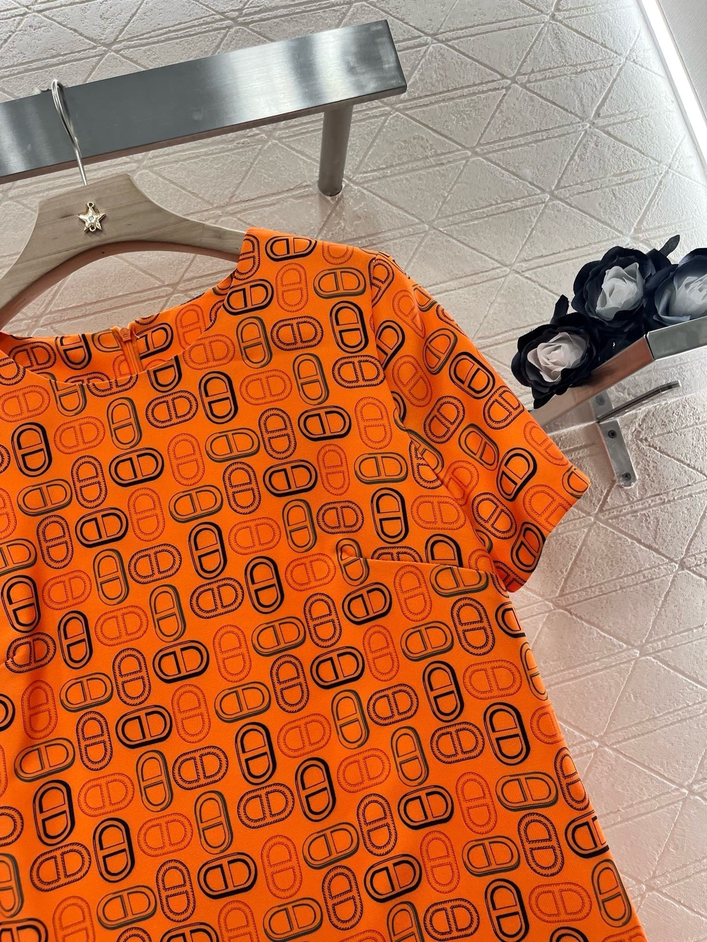 25SS new round neck short sleeve dress