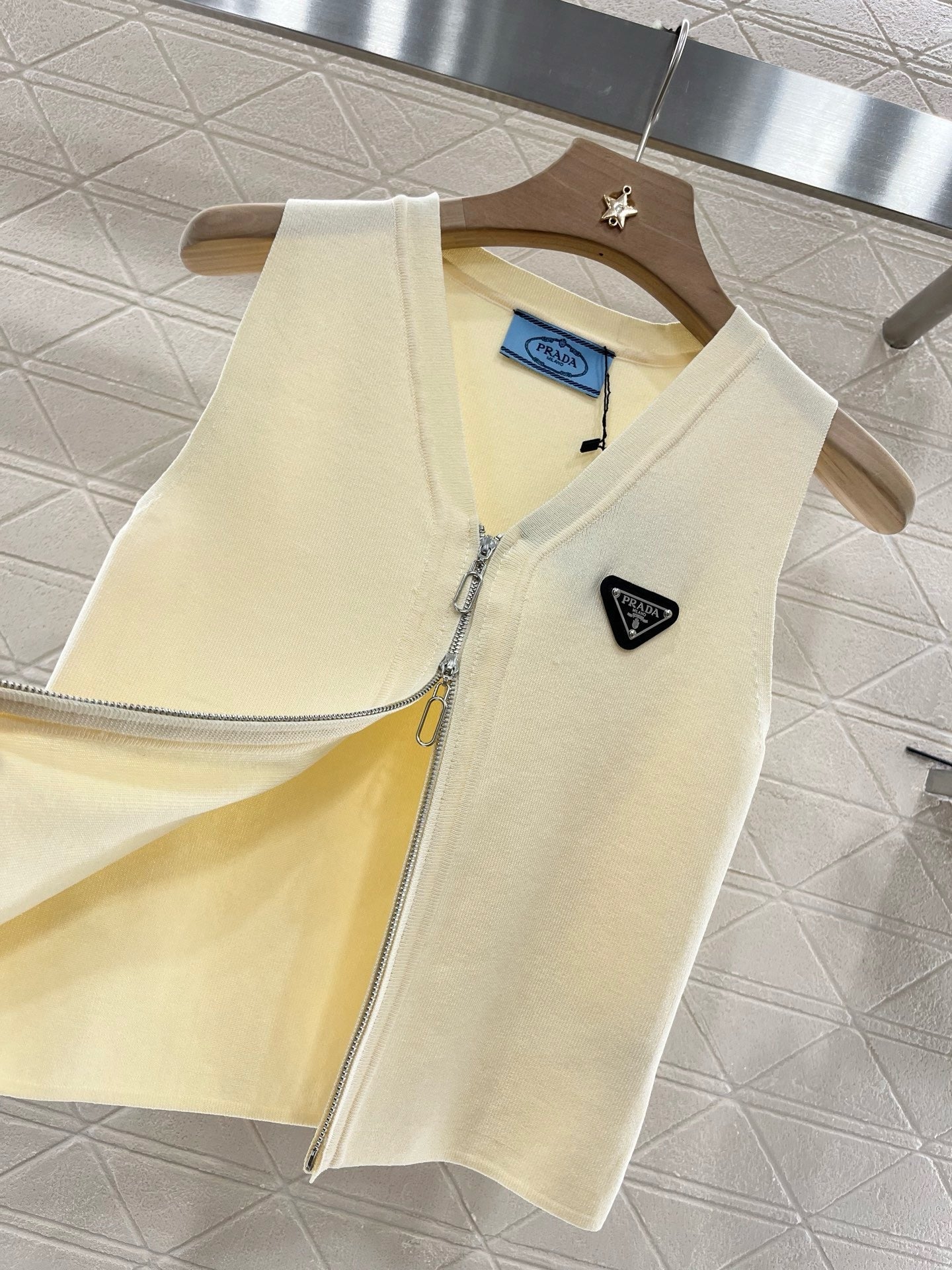 25SS New Arrival Zipper Knit Vest