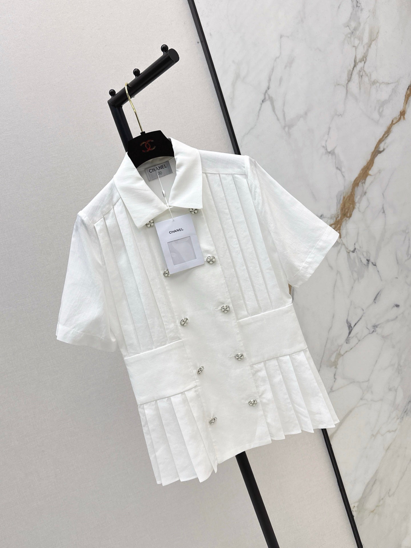 25 Spring and Summer Latest Pleated Waist Temperament Commuter Shirt