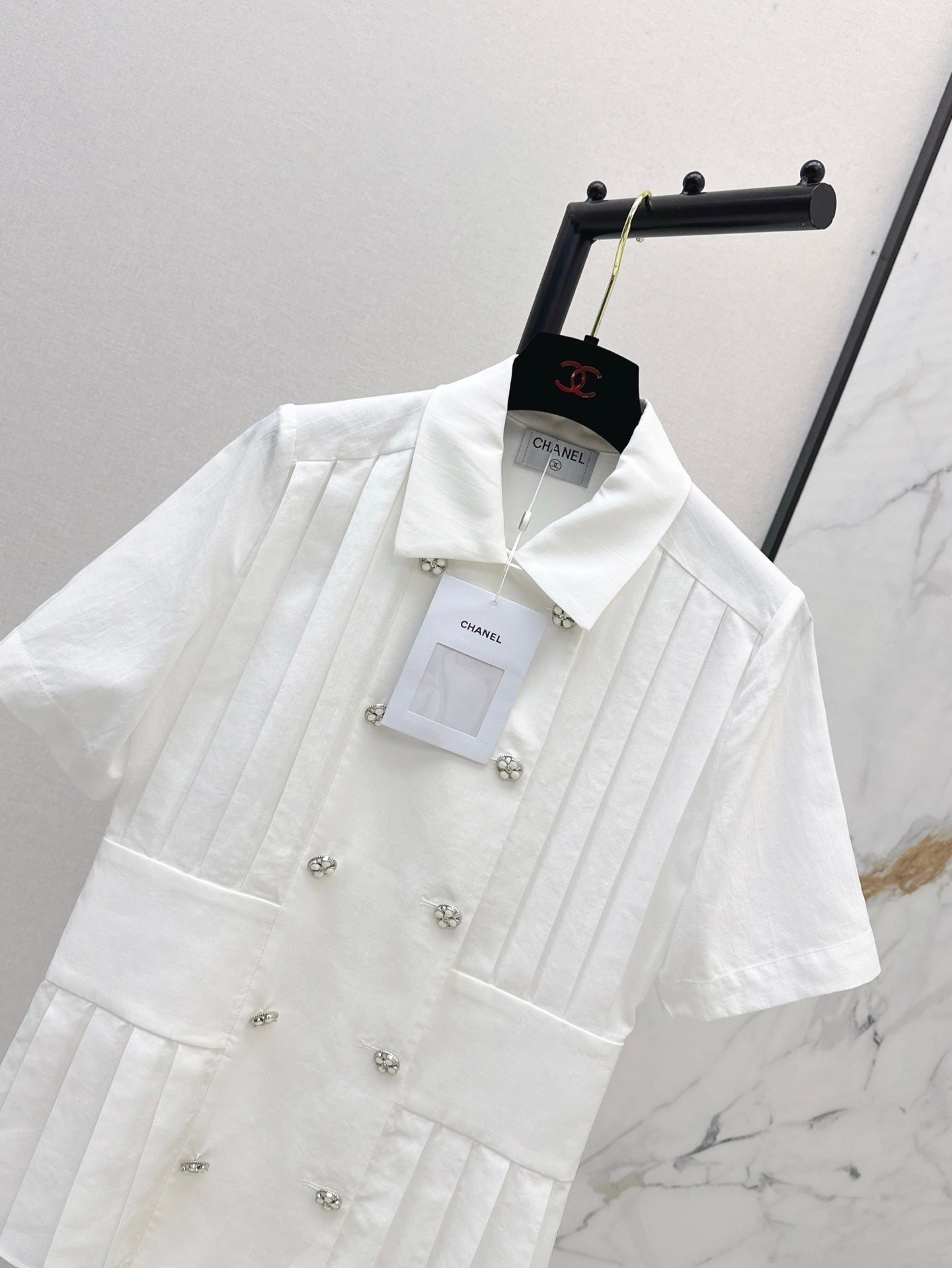 25 Spring and Summer Latest Pleated Waist Temperament Commuter Shirt