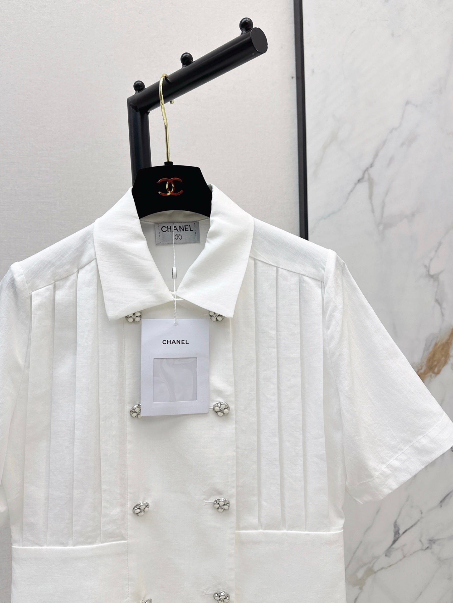 25 Spring and Summer Latest Pleated Waist Temperament Commuter Shirt