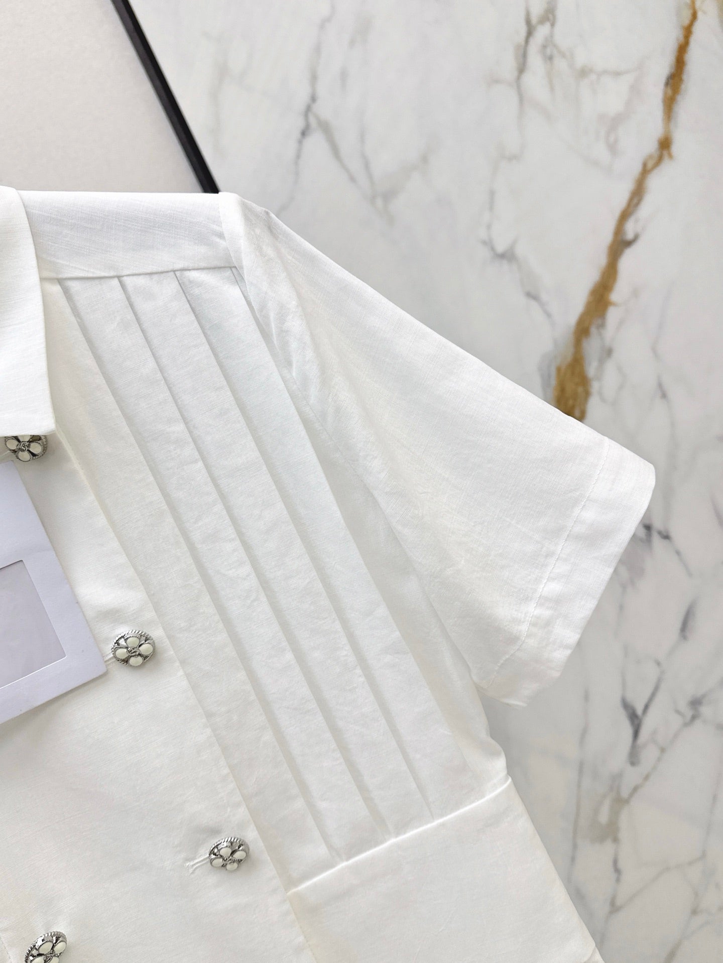 25 Spring and Summer Latest Pleated Waist Temperament Commuter Shirt
