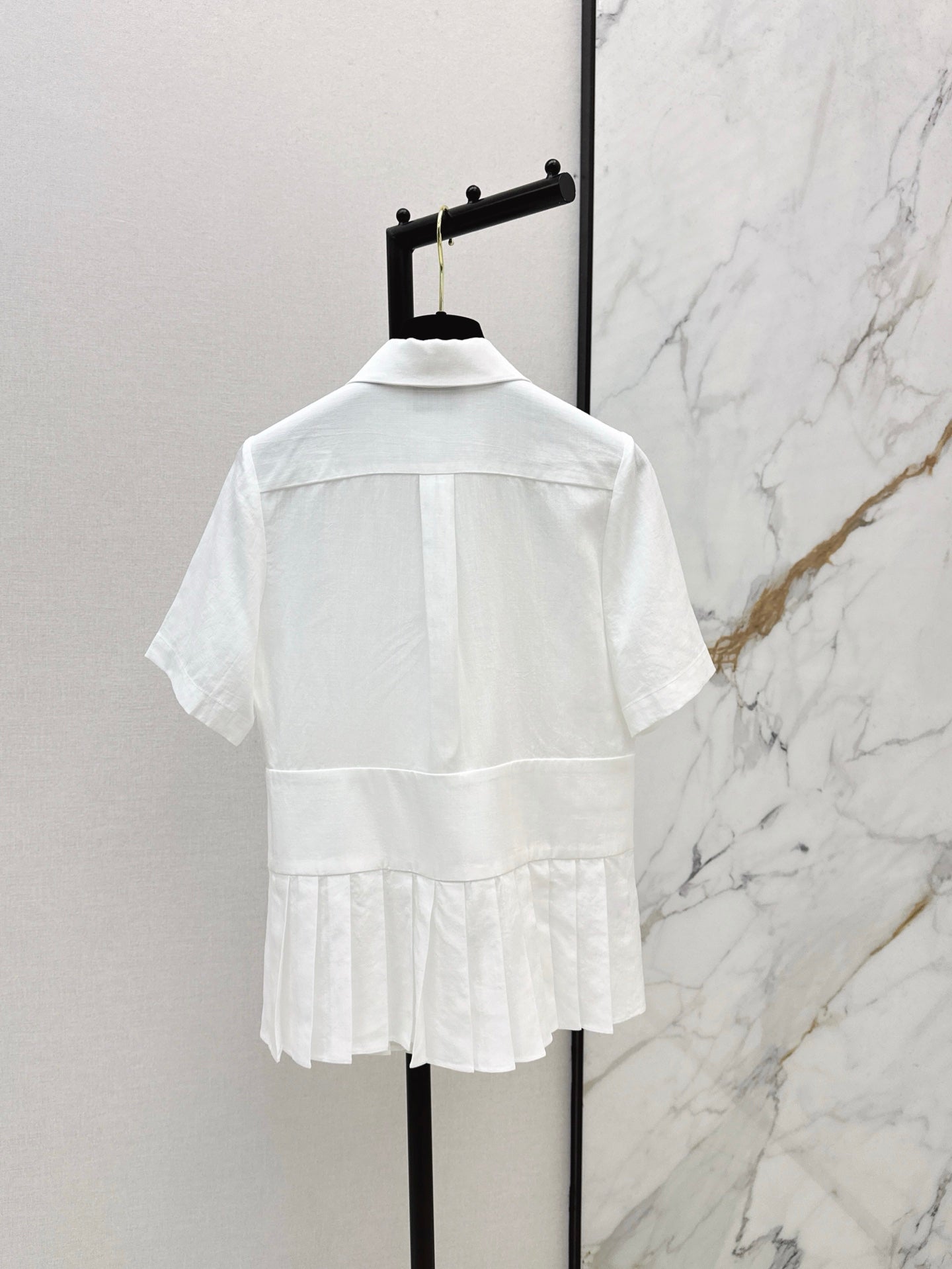 25 Spring and Summer Latest Pleated Waist Temperament Commuter Shirt