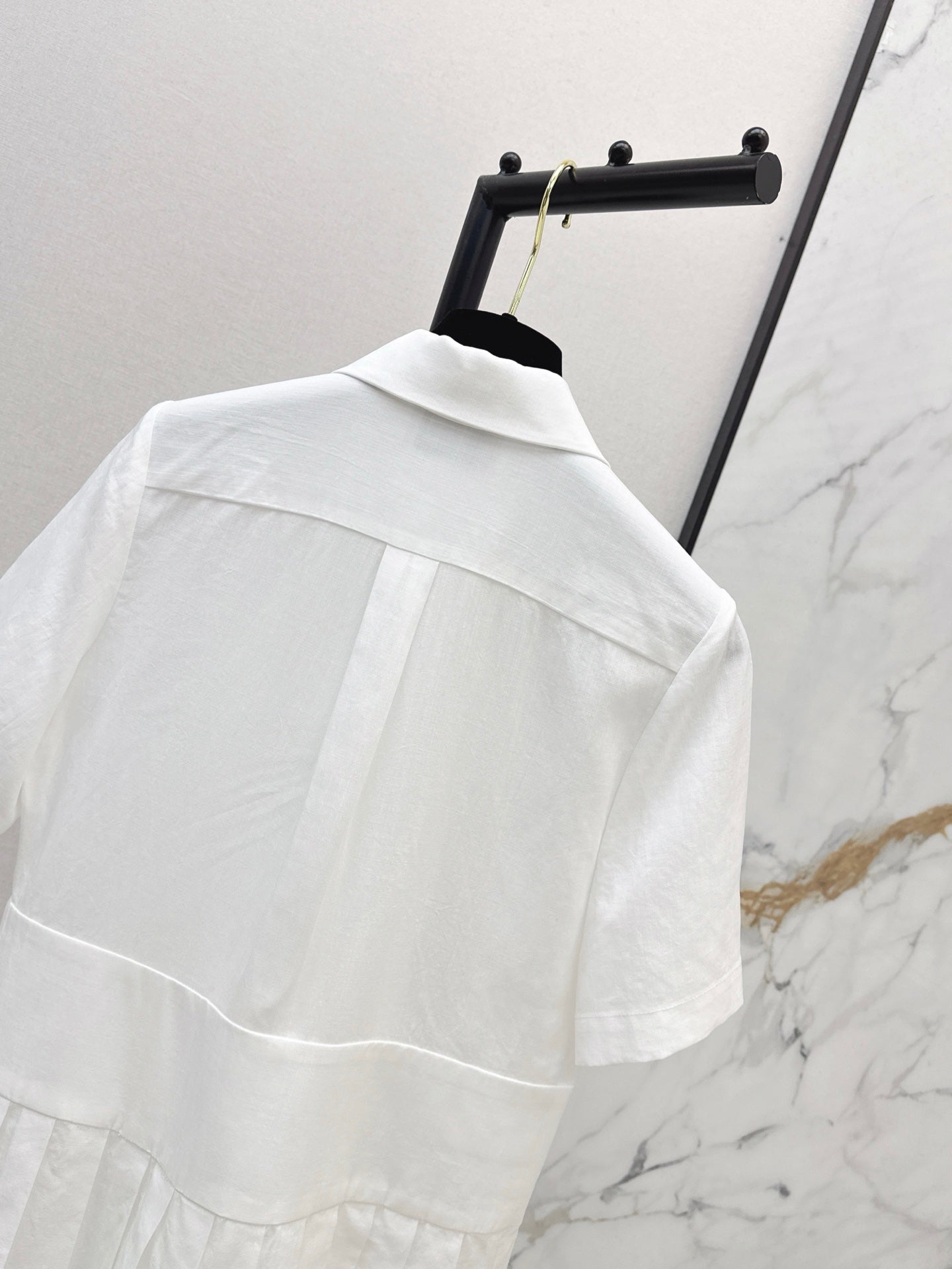 25 Spring and Summer Latest Pleated Waist Temperament Commuter Shirt