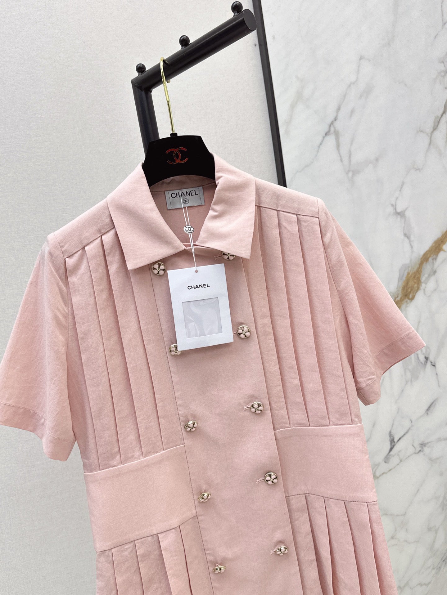 25 Spring and Summer Latest Pleated Waist Temperament Commuter Shirt