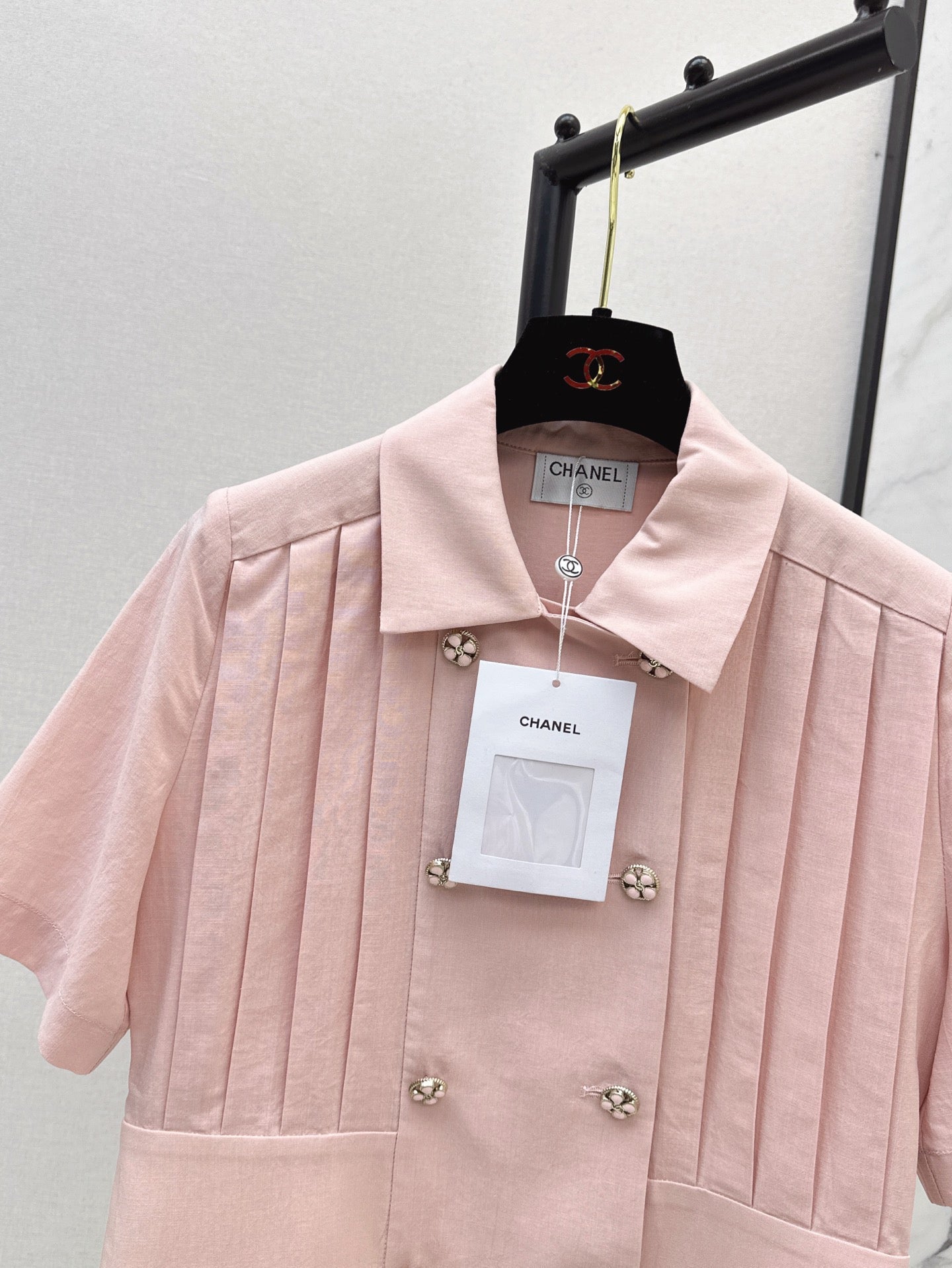 25 Spring and Summer Latest Pleated Waist Temperament Commuter Shirt