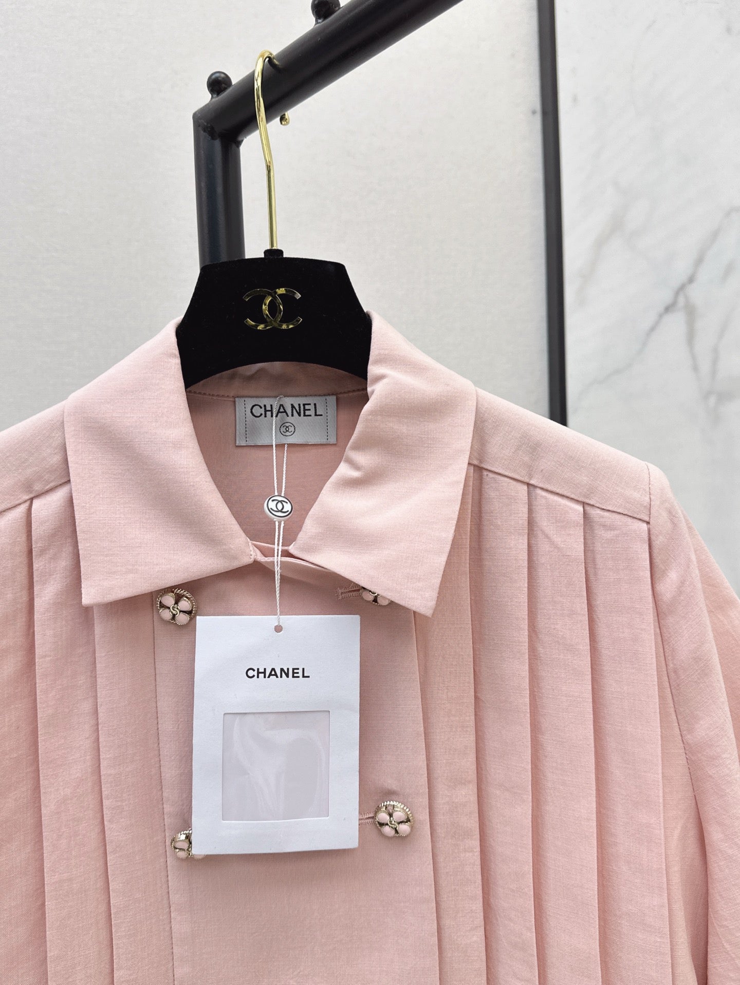 25 Spring and Summer Latest Pleated Waist Temperament Commuter Shirt
