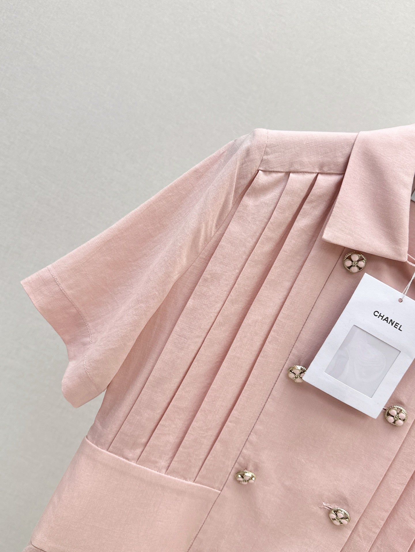 25 Spring and Summer Latest Pleated Waist Temperament Commuter Shirt