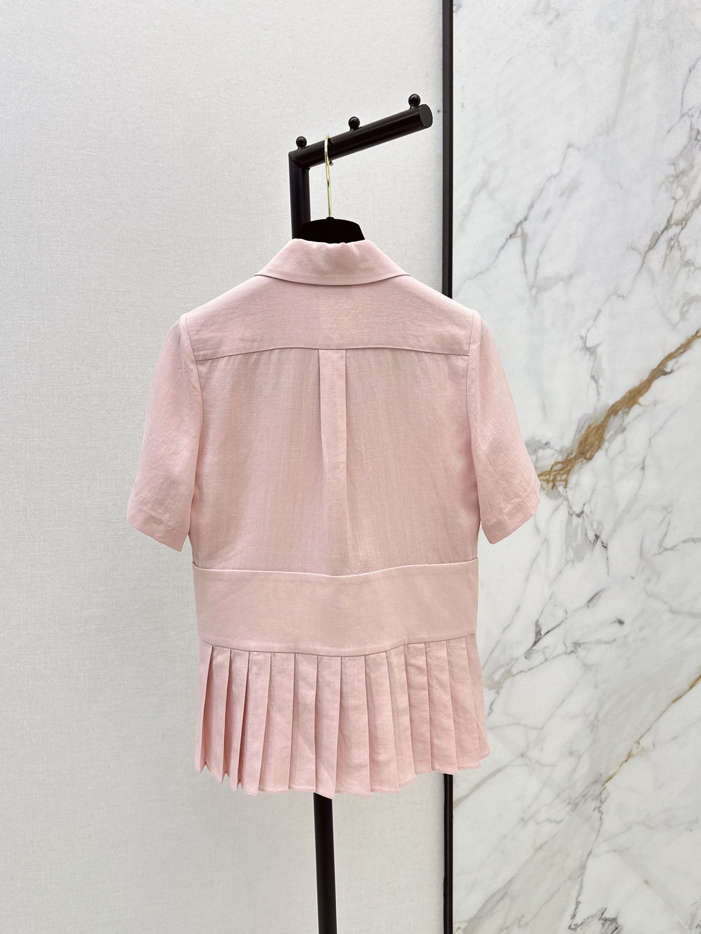 25 Spring and Summer Latest Pleated Waist Temperament Commuter Shirt