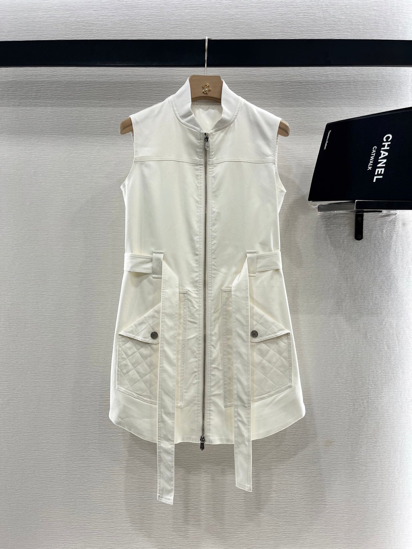 H 25 Zipper Belt Dress