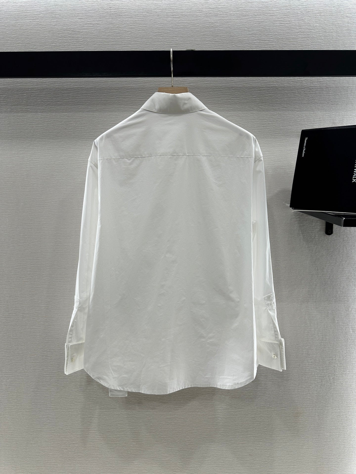 L 25 Irregular Leather Tag Shirt