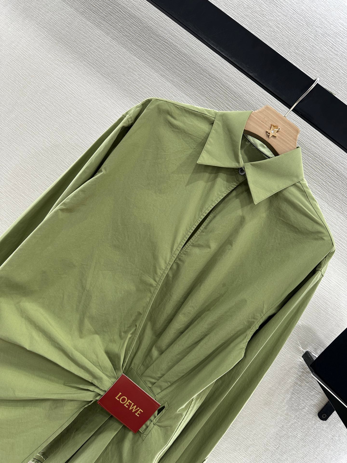 L 25 Irregular Leather Tag Shirt