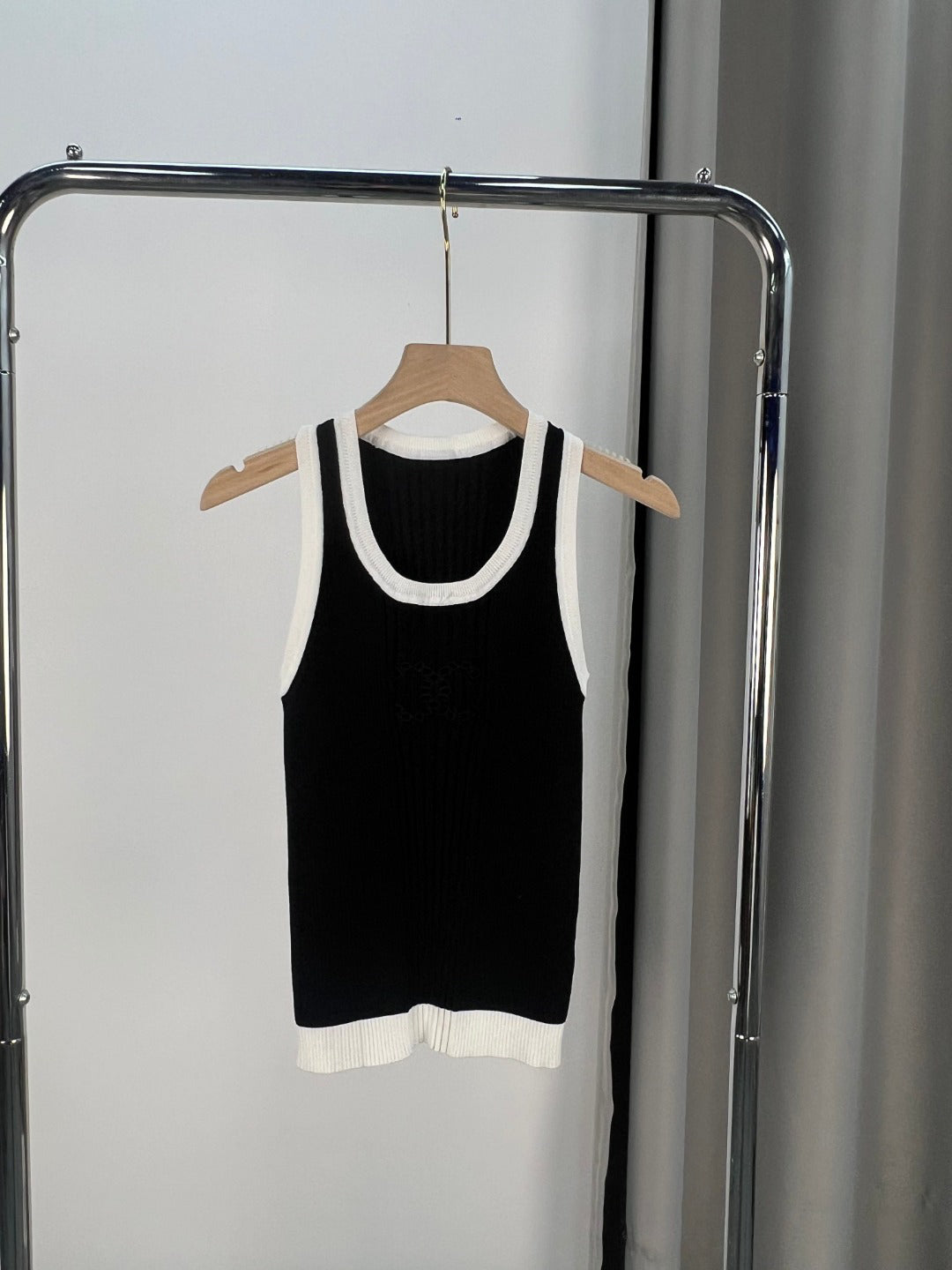 25ss logo hollowed out embroidery slim knit knit vest