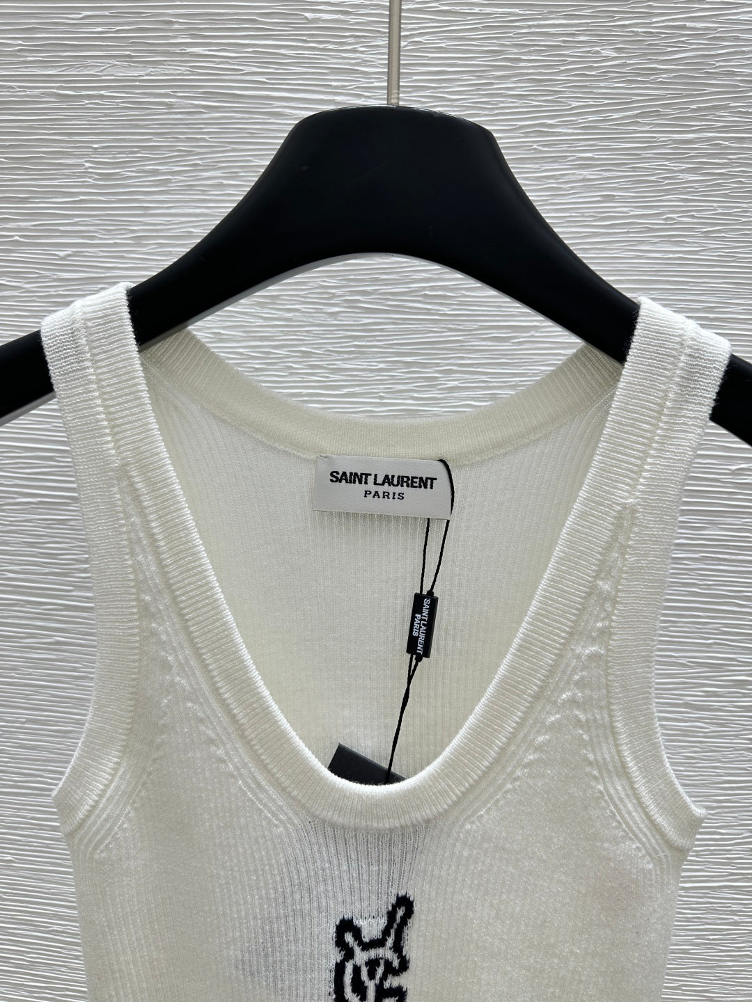 25ss Large round neck contrasting pattern knitted vest