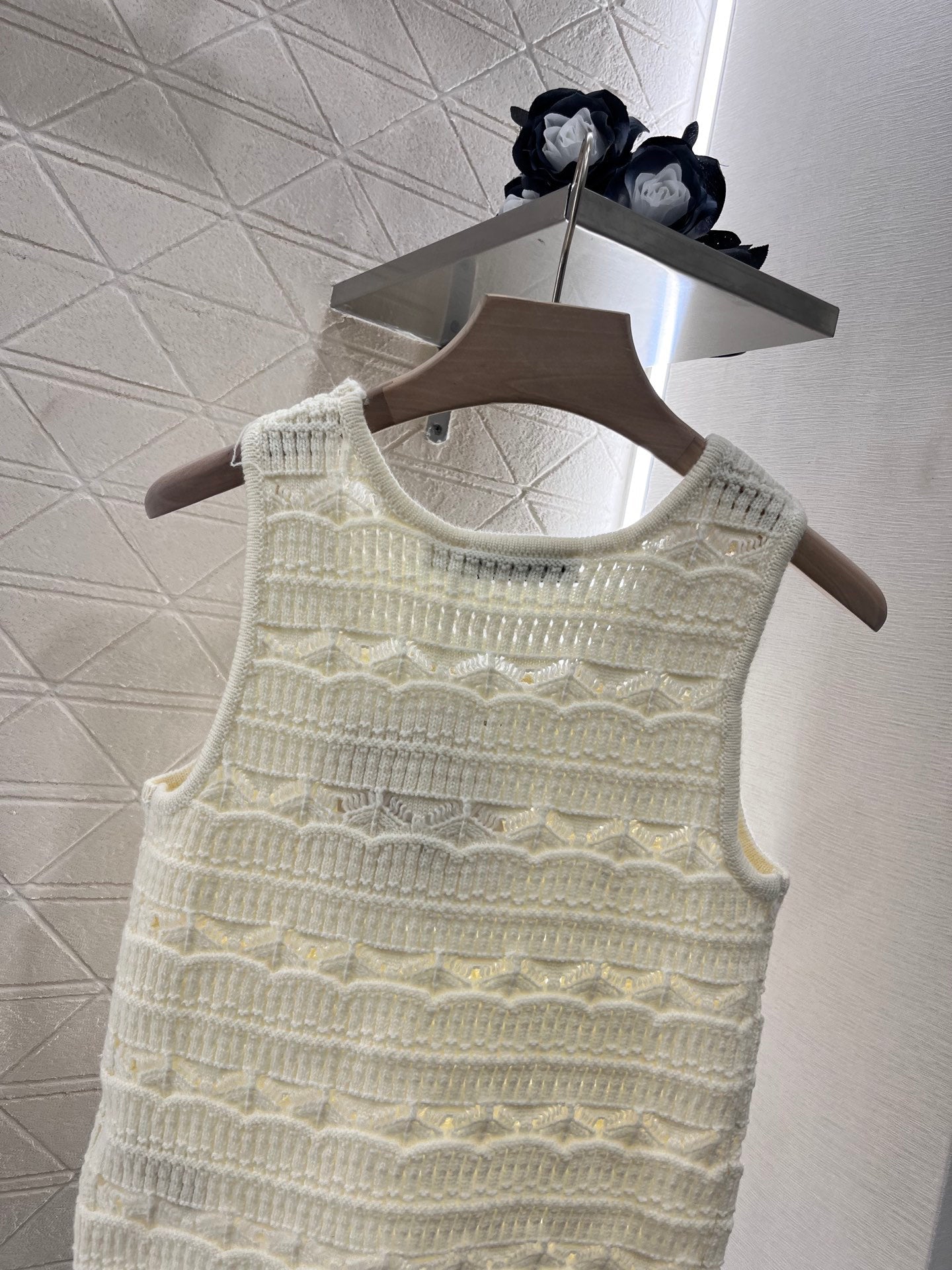25ss Hollow knit vest