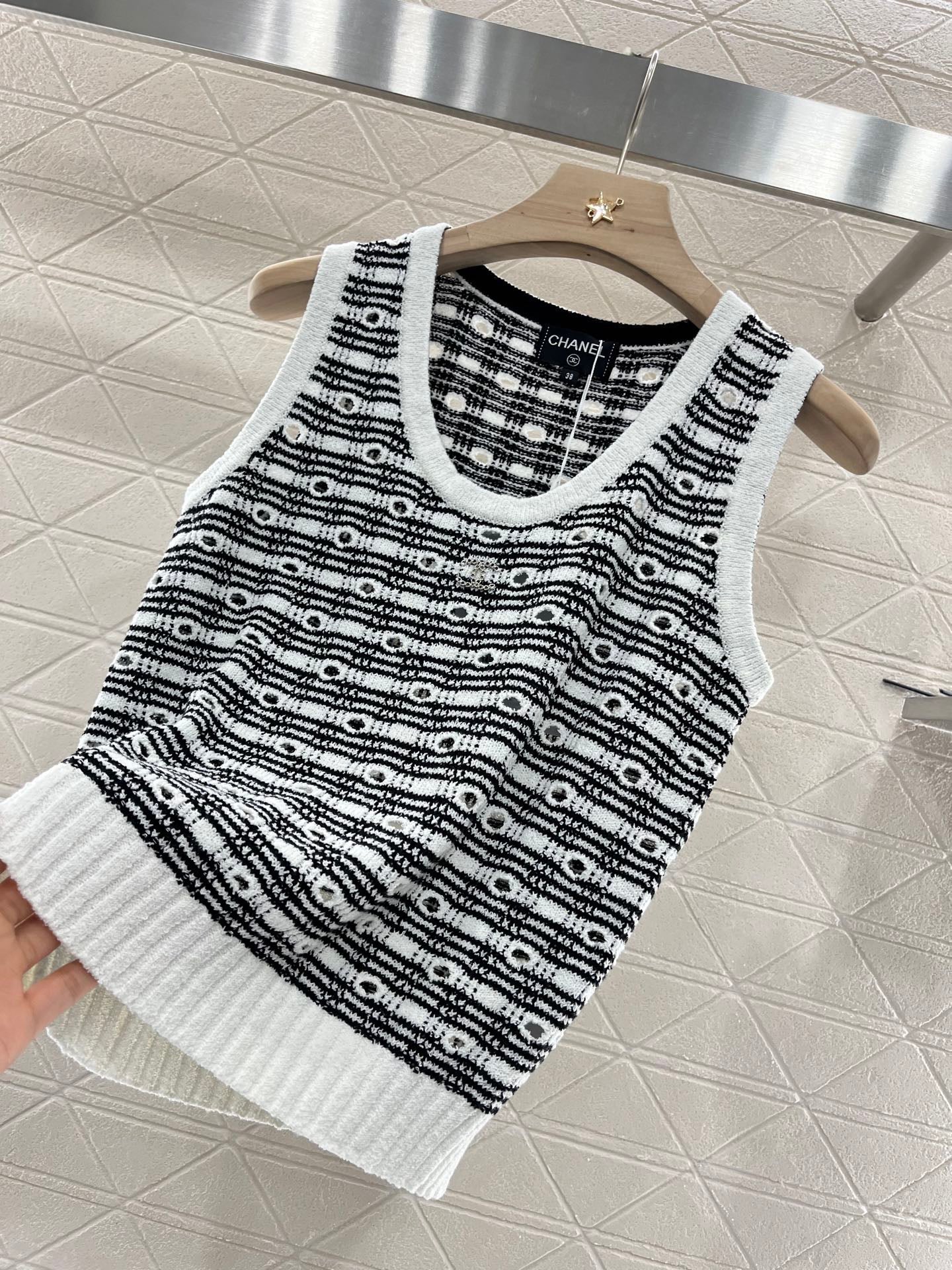 25ss Hollow knit vest