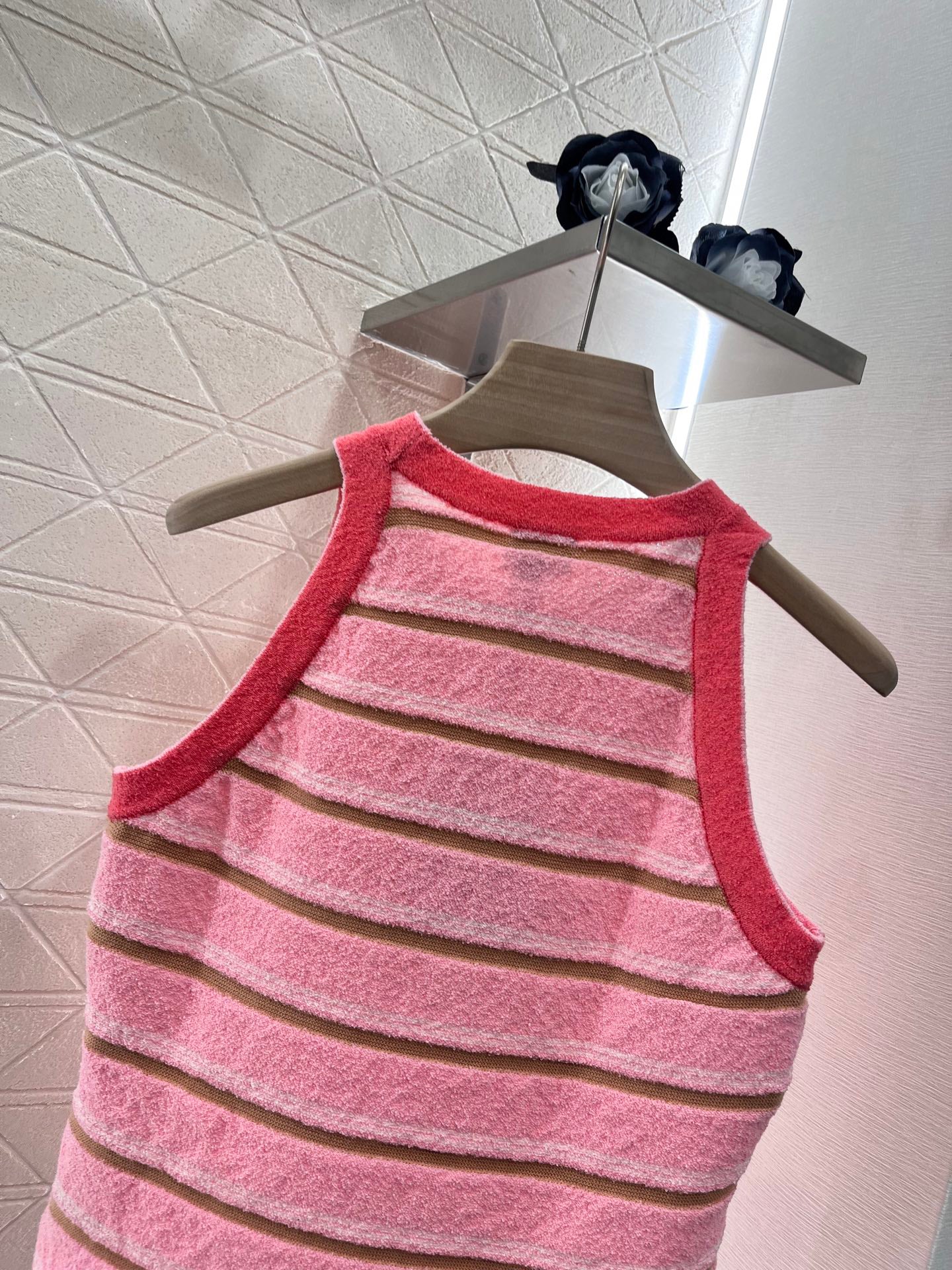 25ss Knitted striped vest