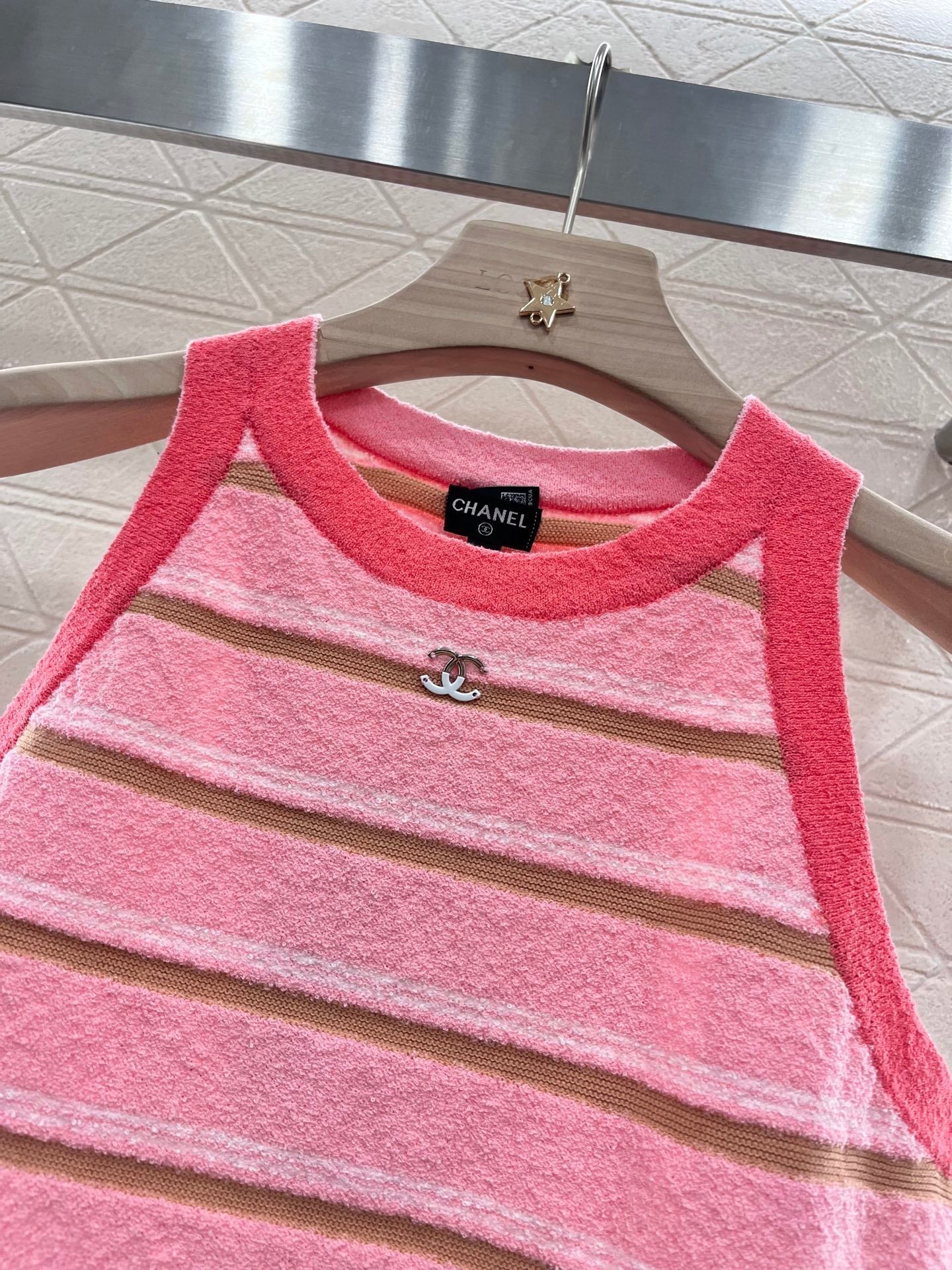25ss Knitted striped vest
