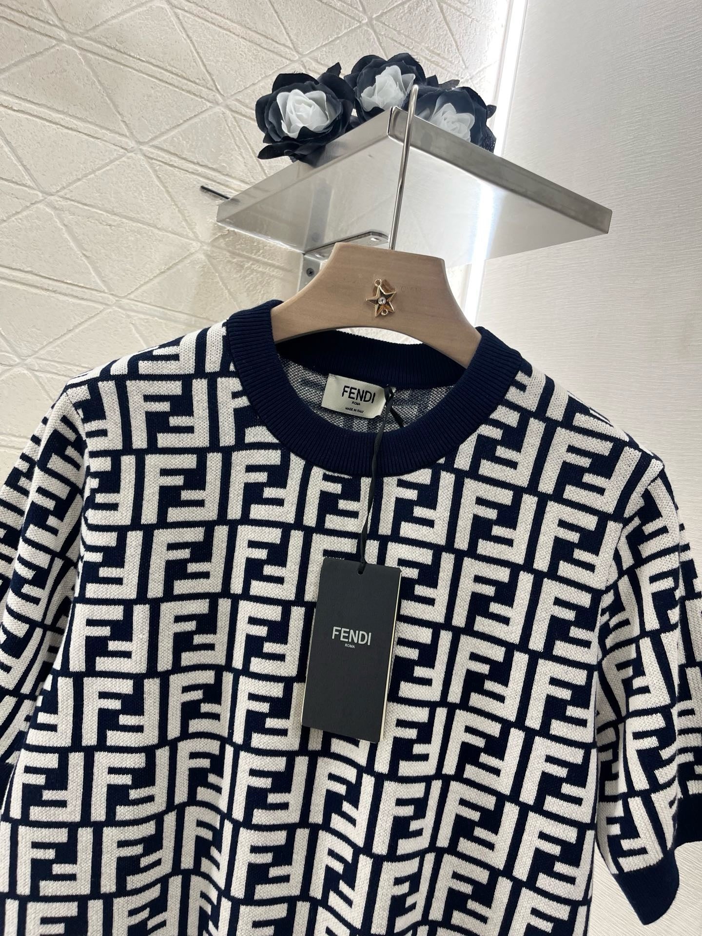 25 New Round Neck Jacquard Knitted Short Sleeves