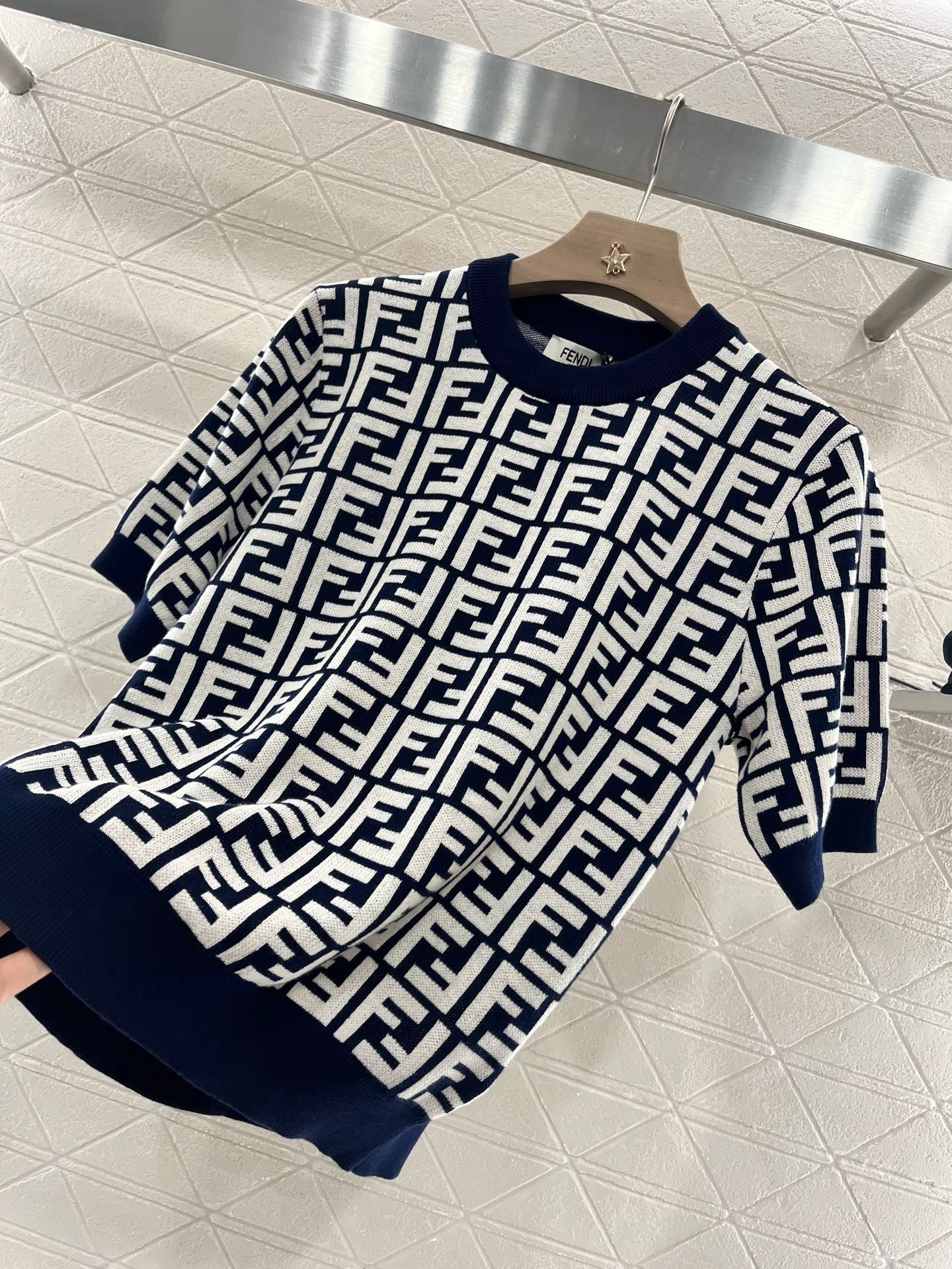 25 New Round Neck Jacquard Knitted Short Sleeves