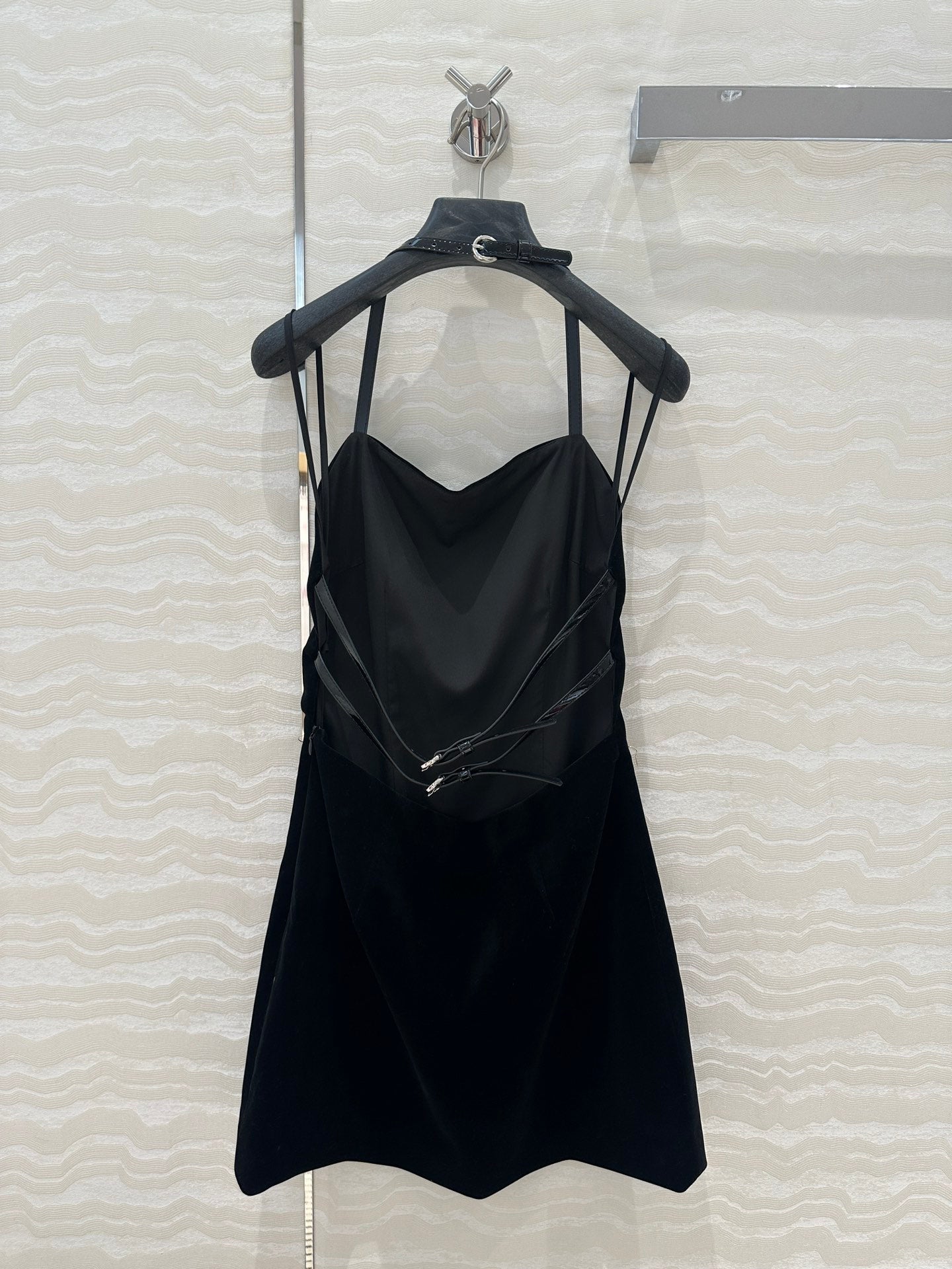 25SS Velvet layered Tian Cai temperament strapless backless skirt