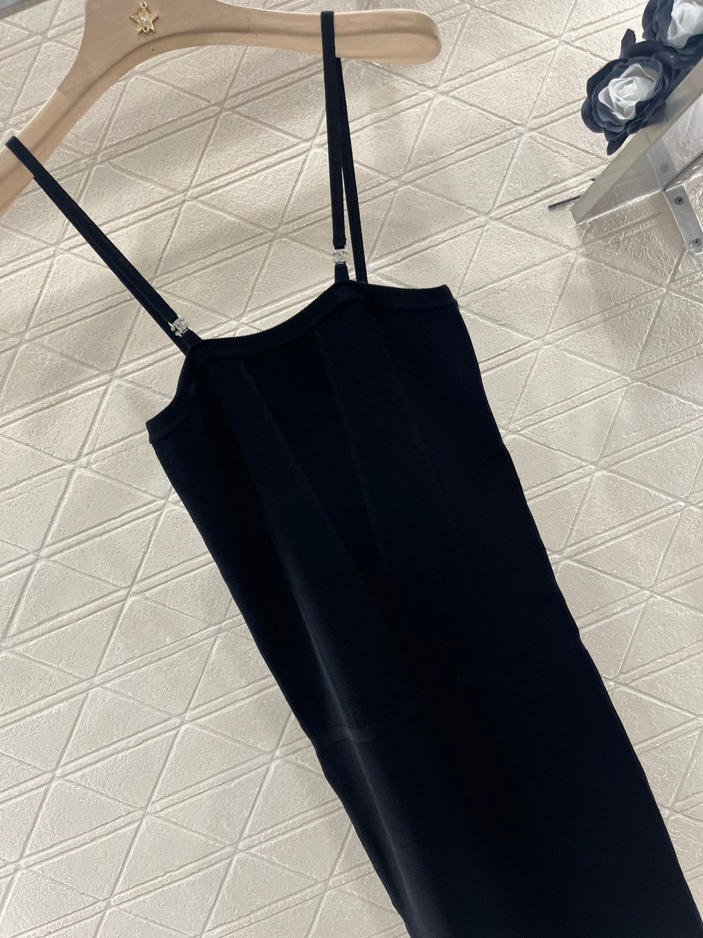 2025 new knitted slim-fitting suspender skirt
