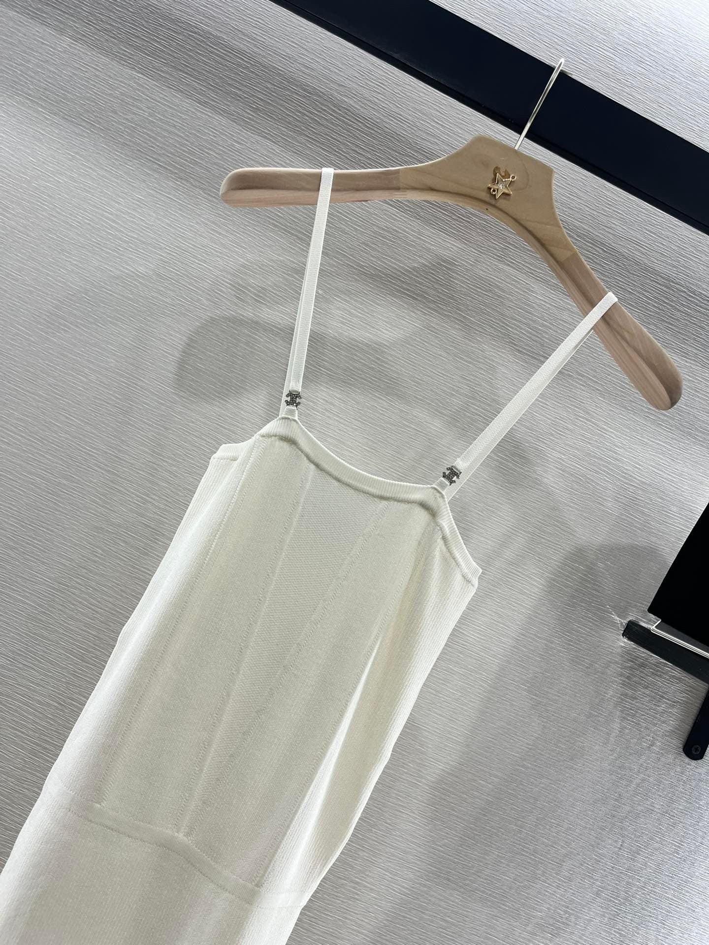 2025 new knitted slim-fitting suspender skirt