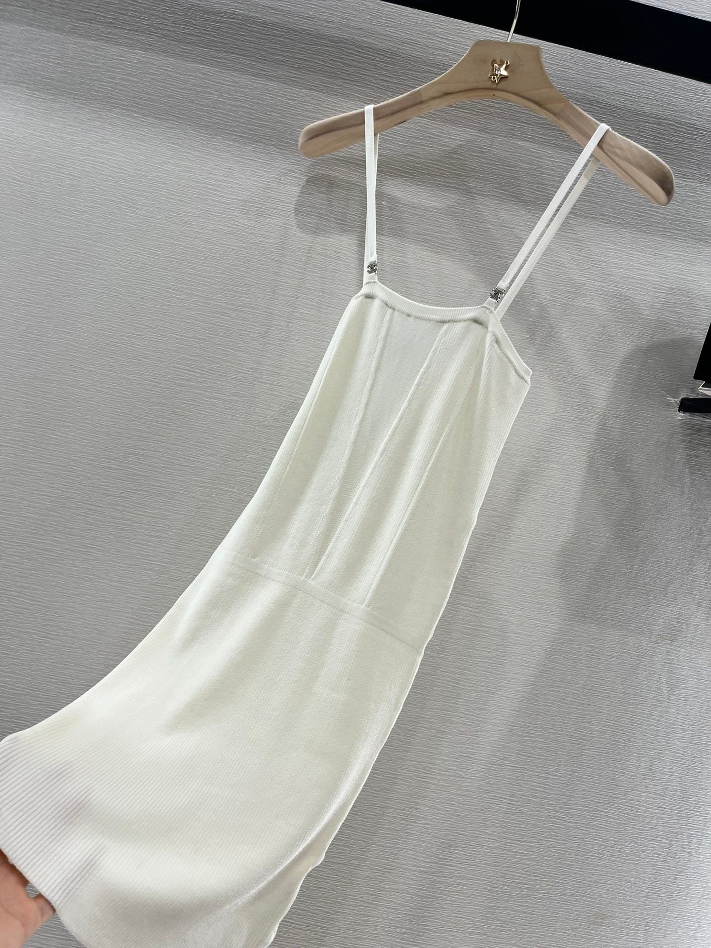 2025 new knitted slim-fitting suspender skirt