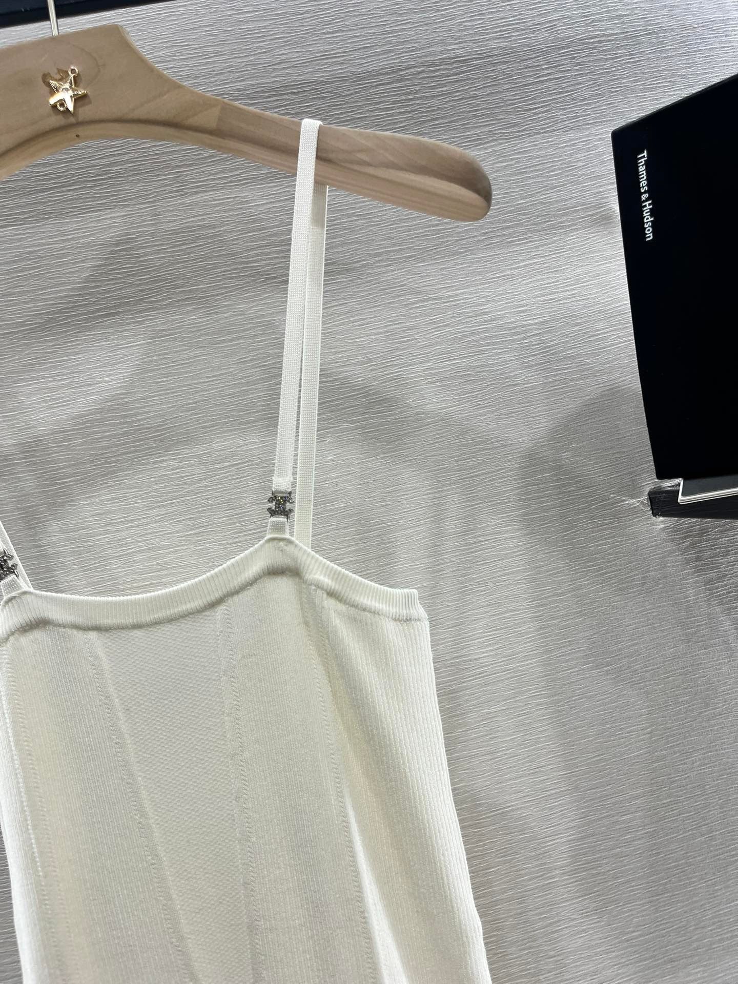 2025 new knitted slim-fitting suspender skirt