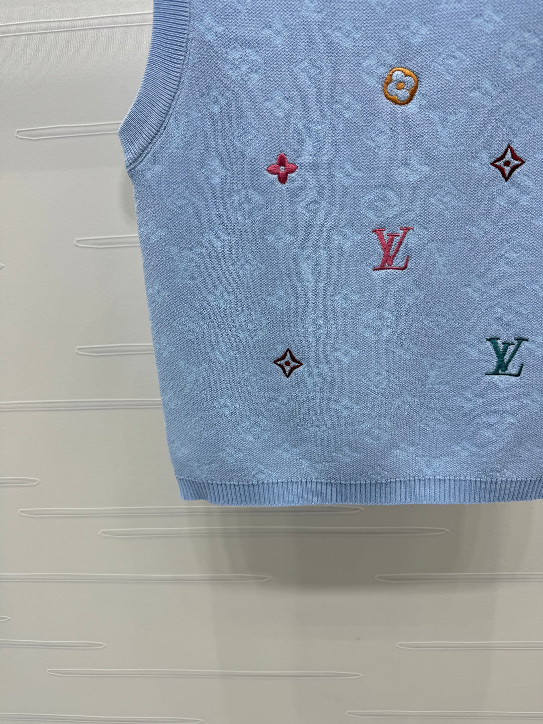 25 Spring and Summer Embroidered Letters Round Neck Knitted Vest