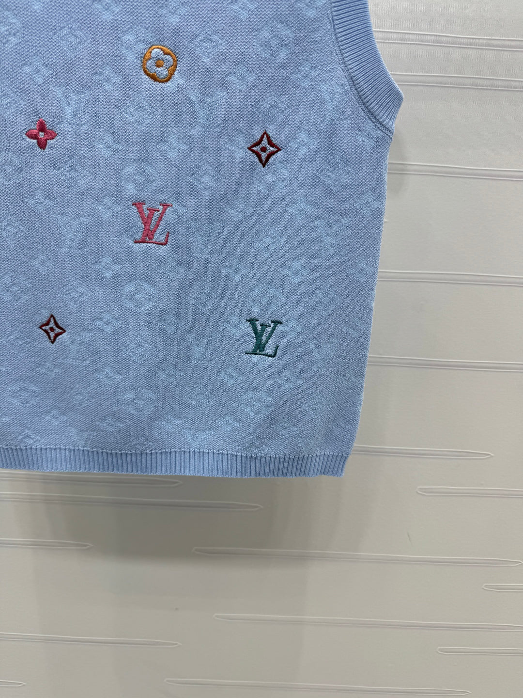 25 Spring and Summer Embroidered Letters Round Neck Knitted Vest