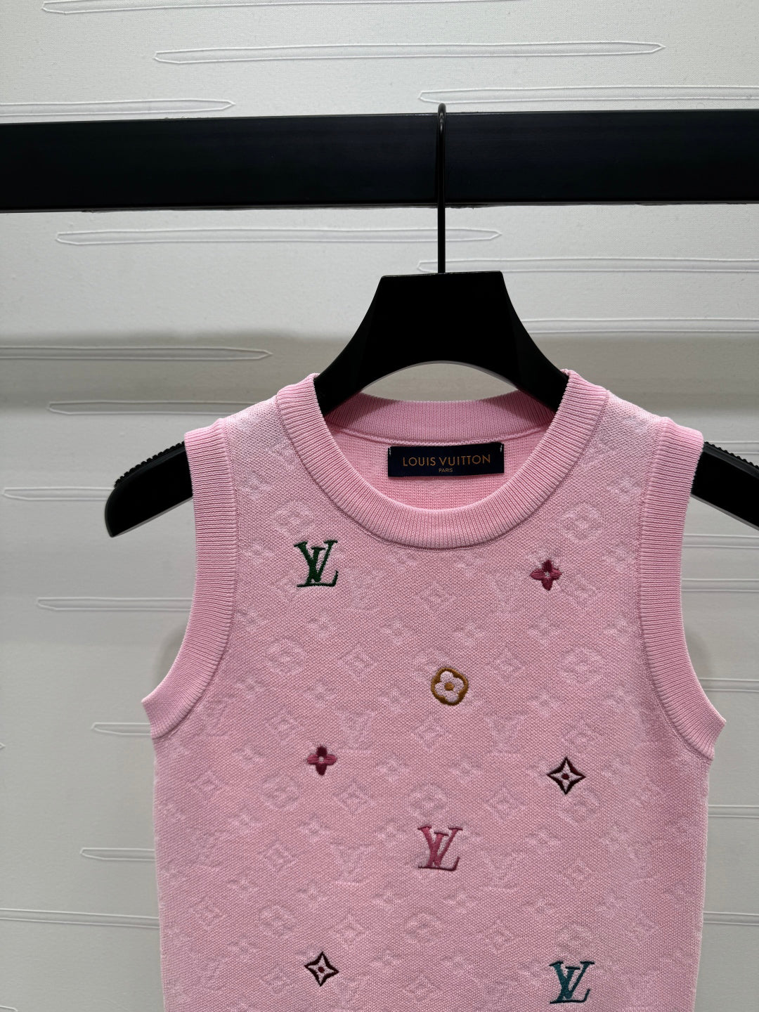 25 Spring and Summer Embroidered Letters Round Neck Knitted Vest
