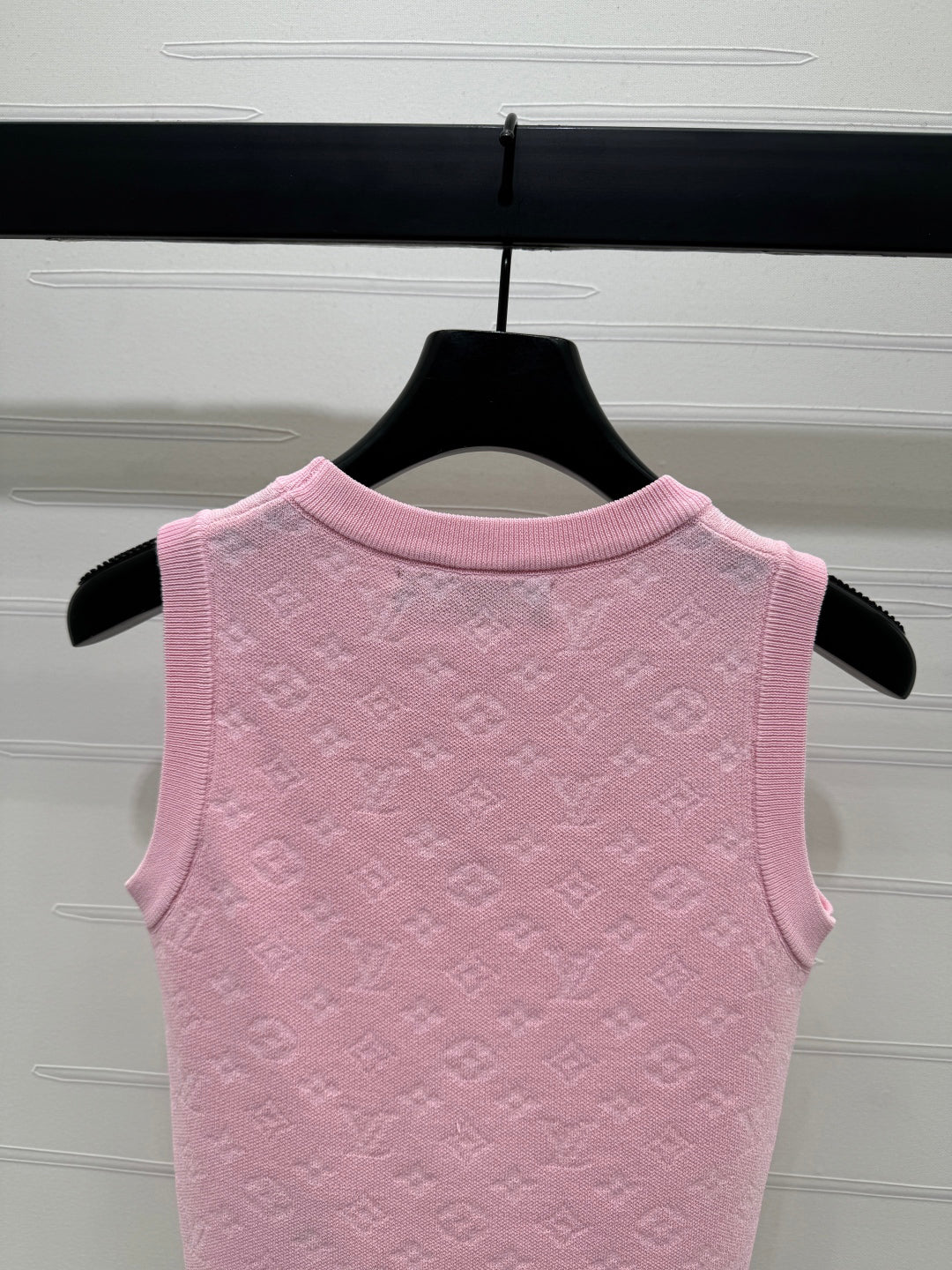 25 Spring and Summer Embroidered Letters Round Neck Knitted Vest