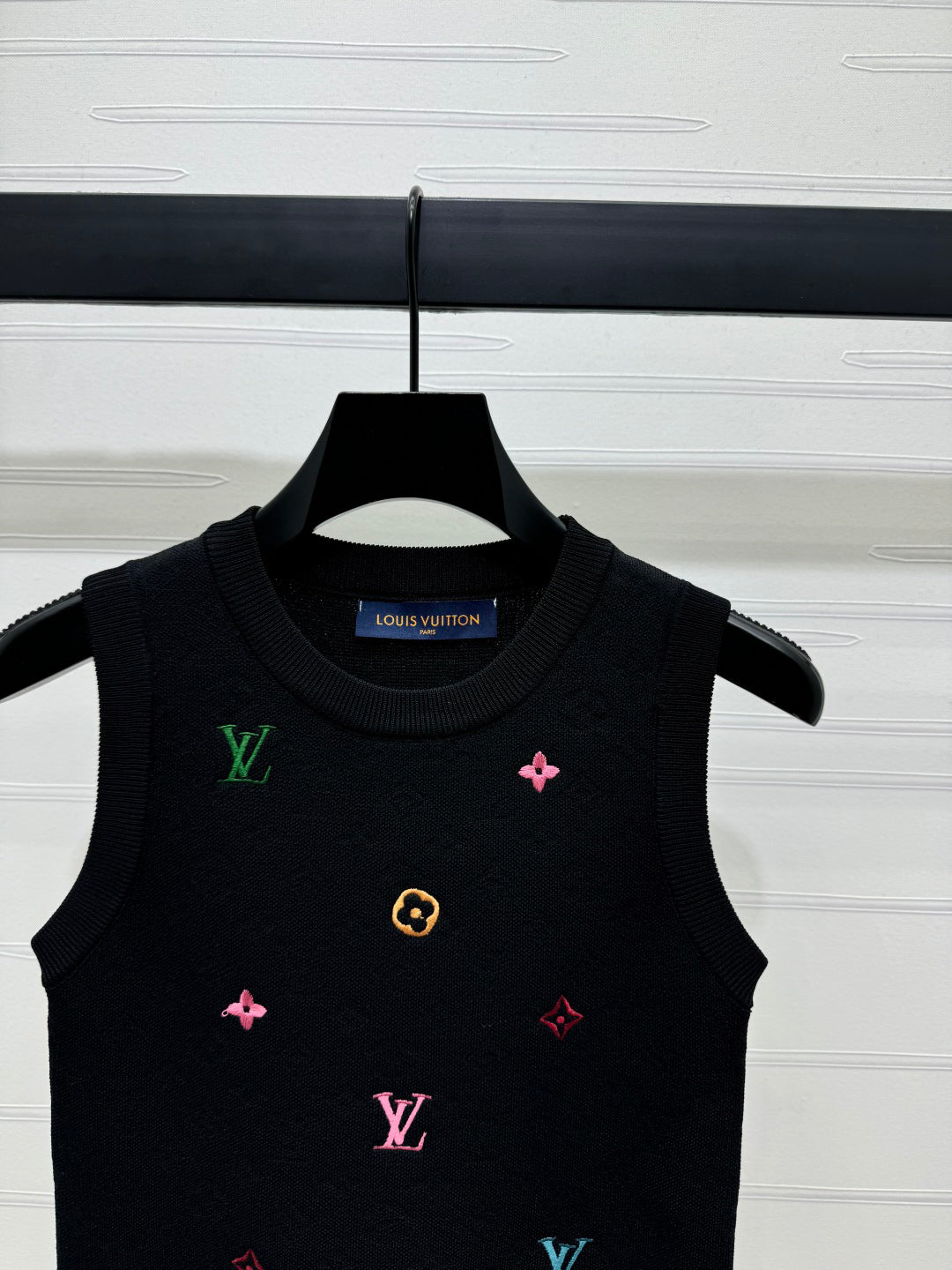 25 Spring and Summer Embroidered Letters Round Neck Knitted Vest