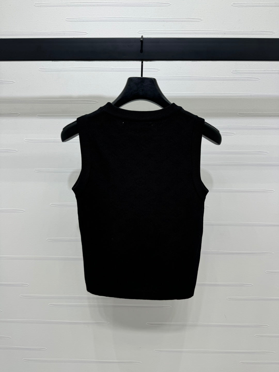 25 Spring and Summer Embroidered Letters Round Neck Knitted Vest