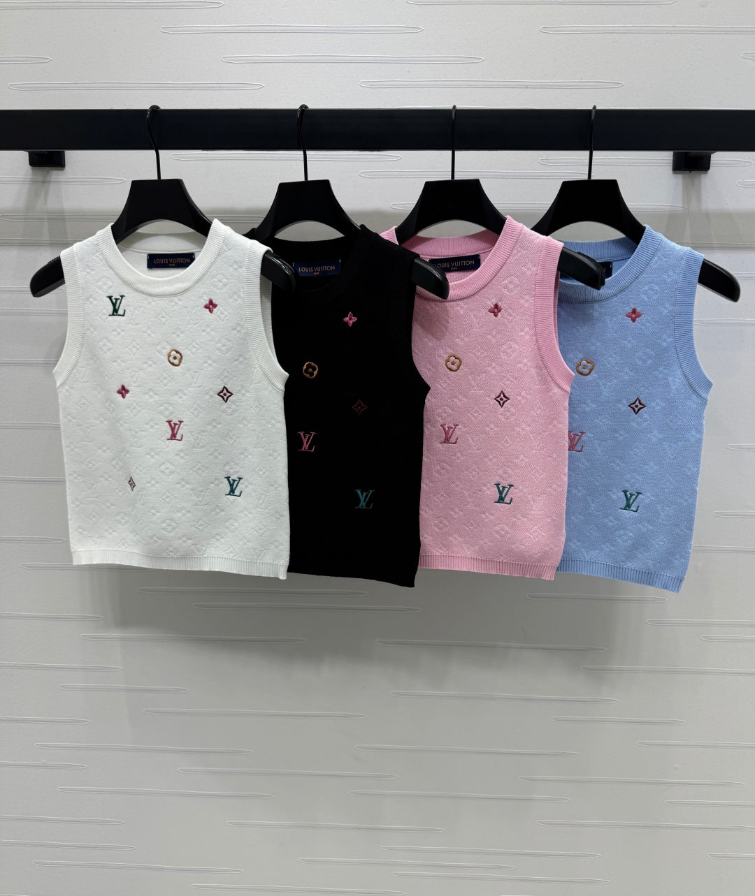 25 Spring and Summer Embroidered Letters Round Neck Knitted Vest