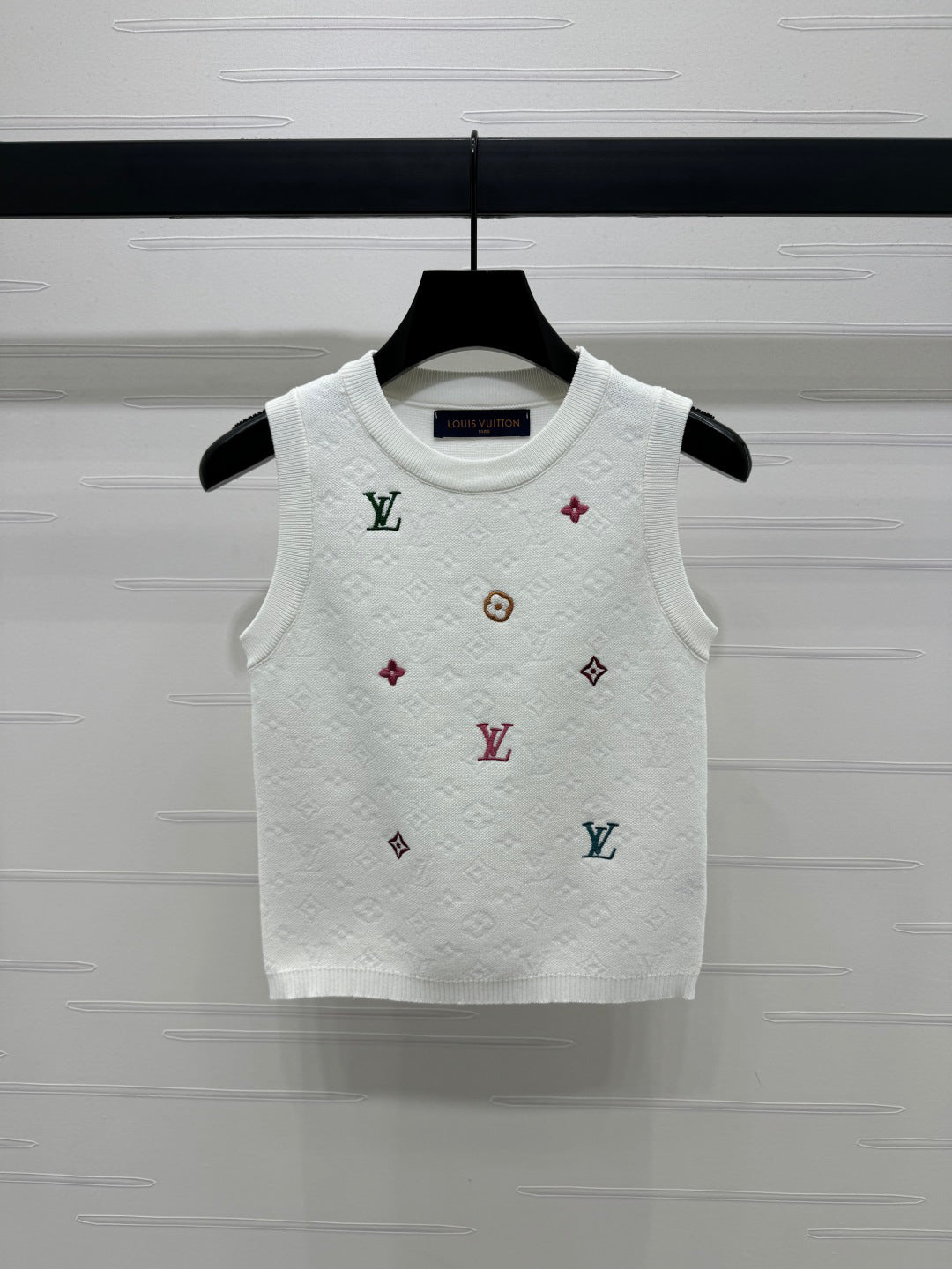25 Spring and Summer Embroidered Letters Round Neck Knitted Vest