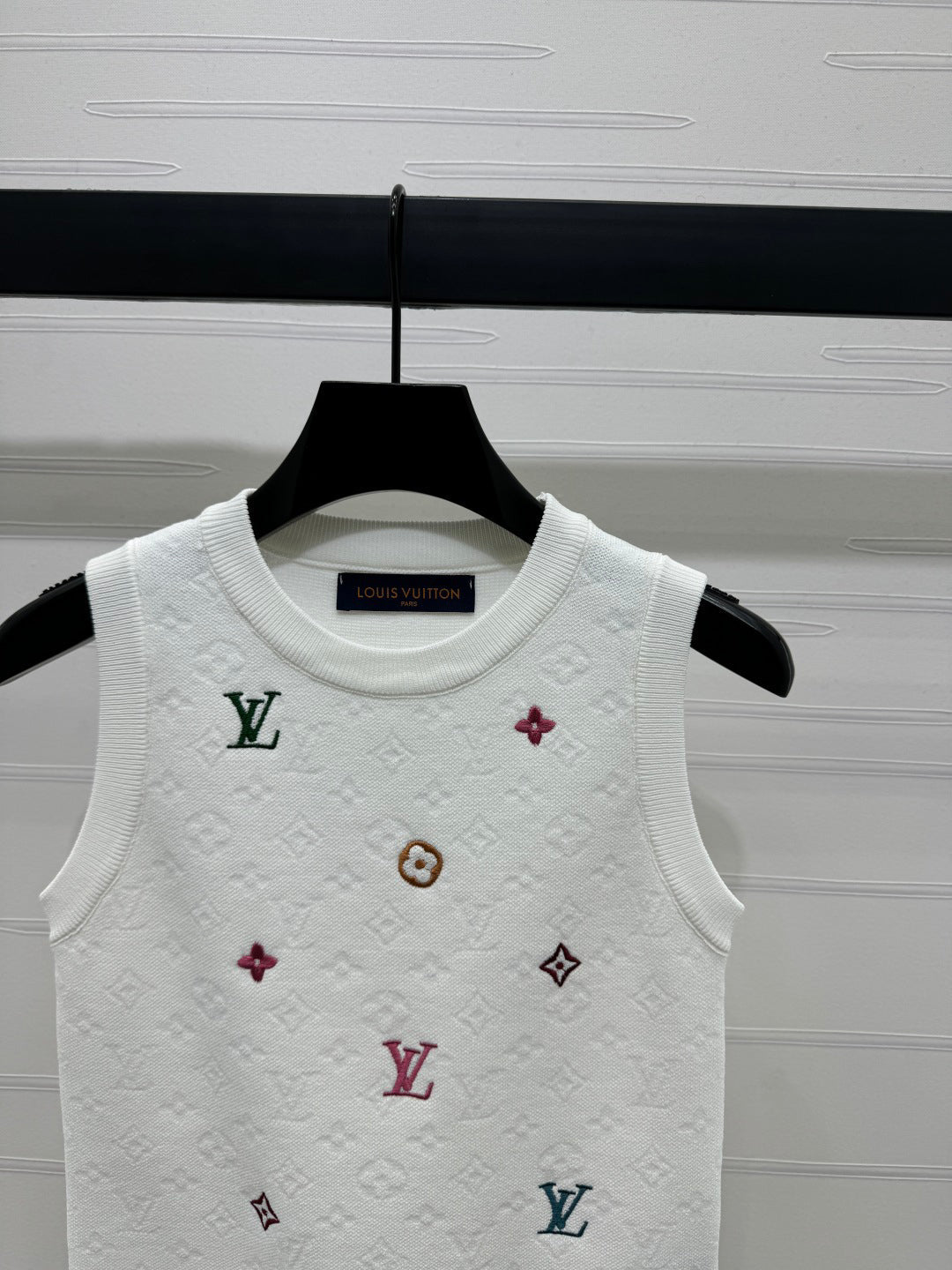 25 Spring and Summer Embroidered Letters Round Neck Knitted Vest