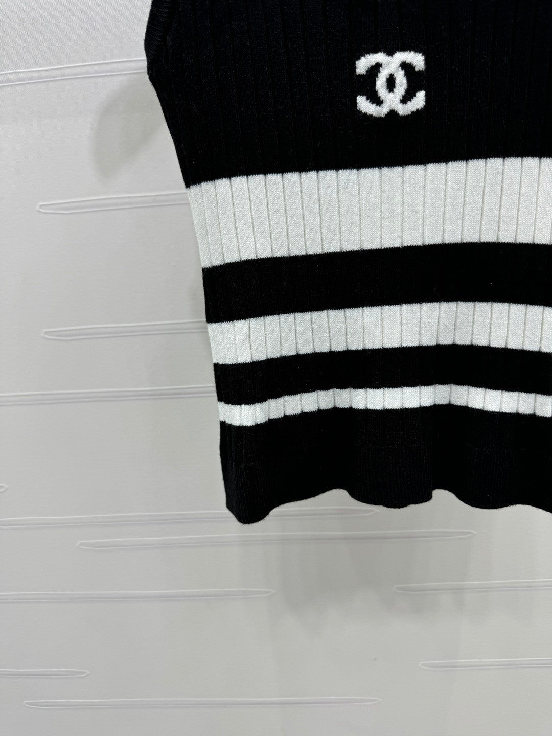 25 Colorblocked Striped Knit Vest
