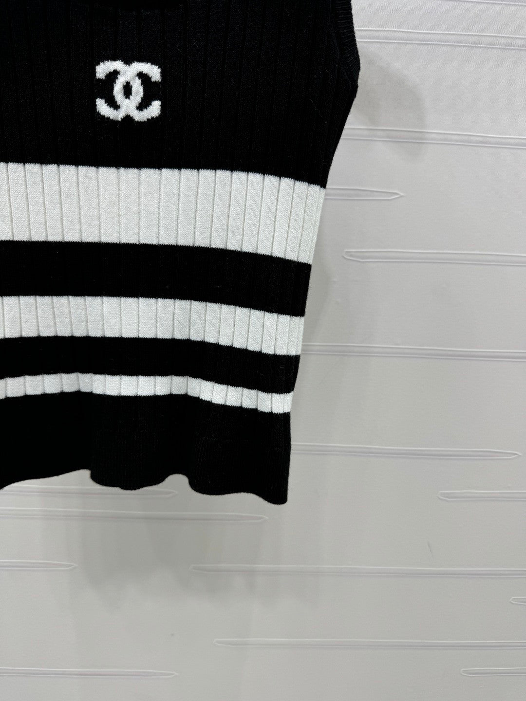 25 Colorblocked Striped Knit Vest