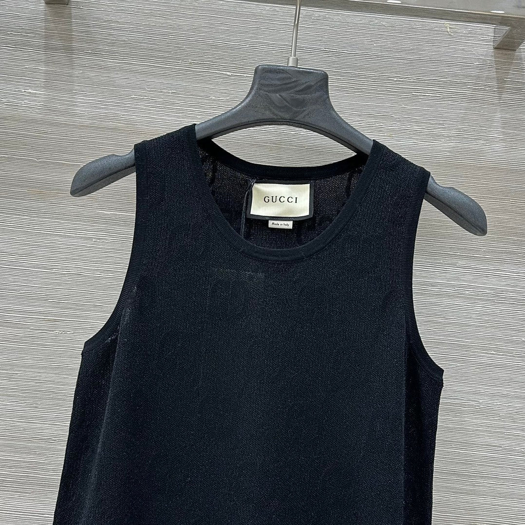25 Embroidered Jacquard Mesh Vest Top
