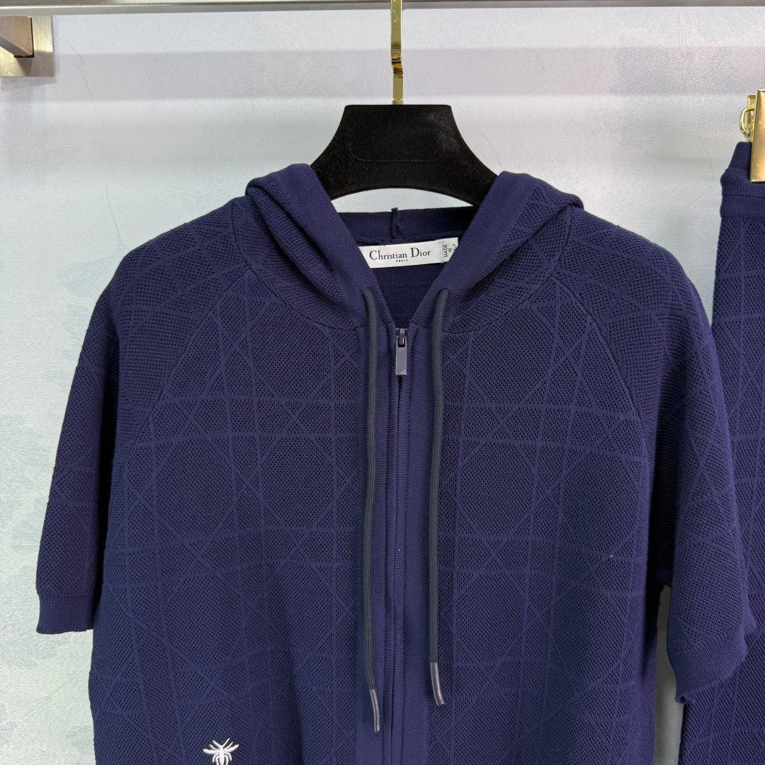 25 new bee embroidery suit