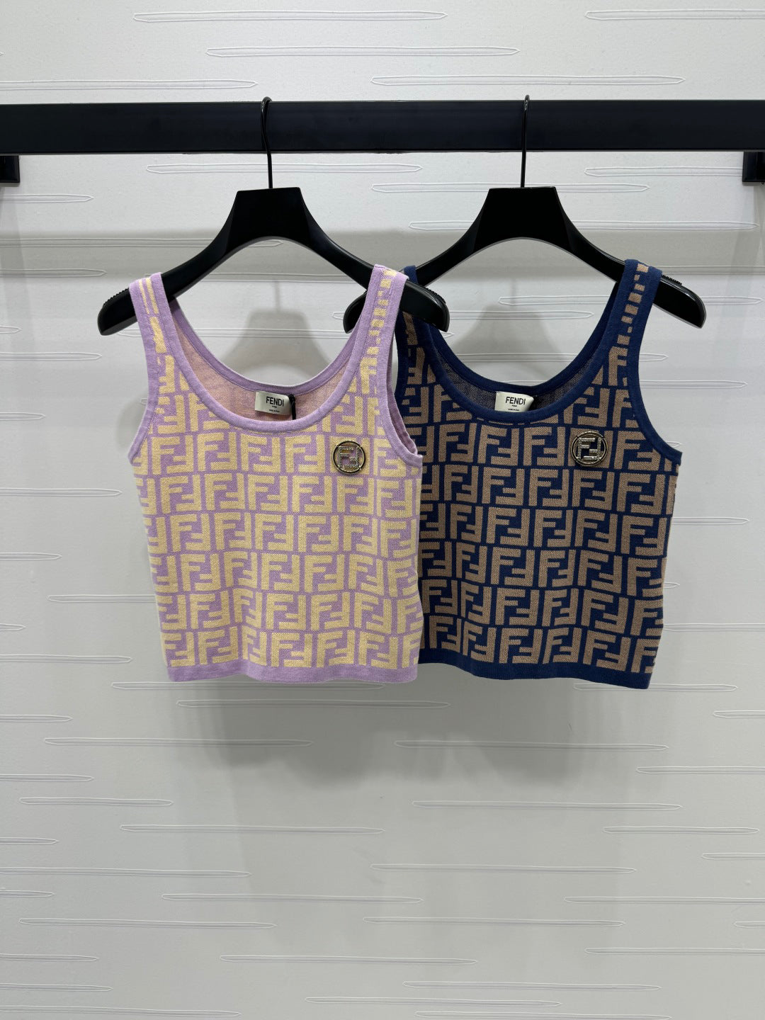 25 Spring and Summer Jacquard Letter Knitted Vest