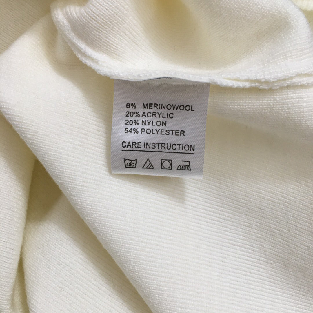 25Logo sticker slim knit vest